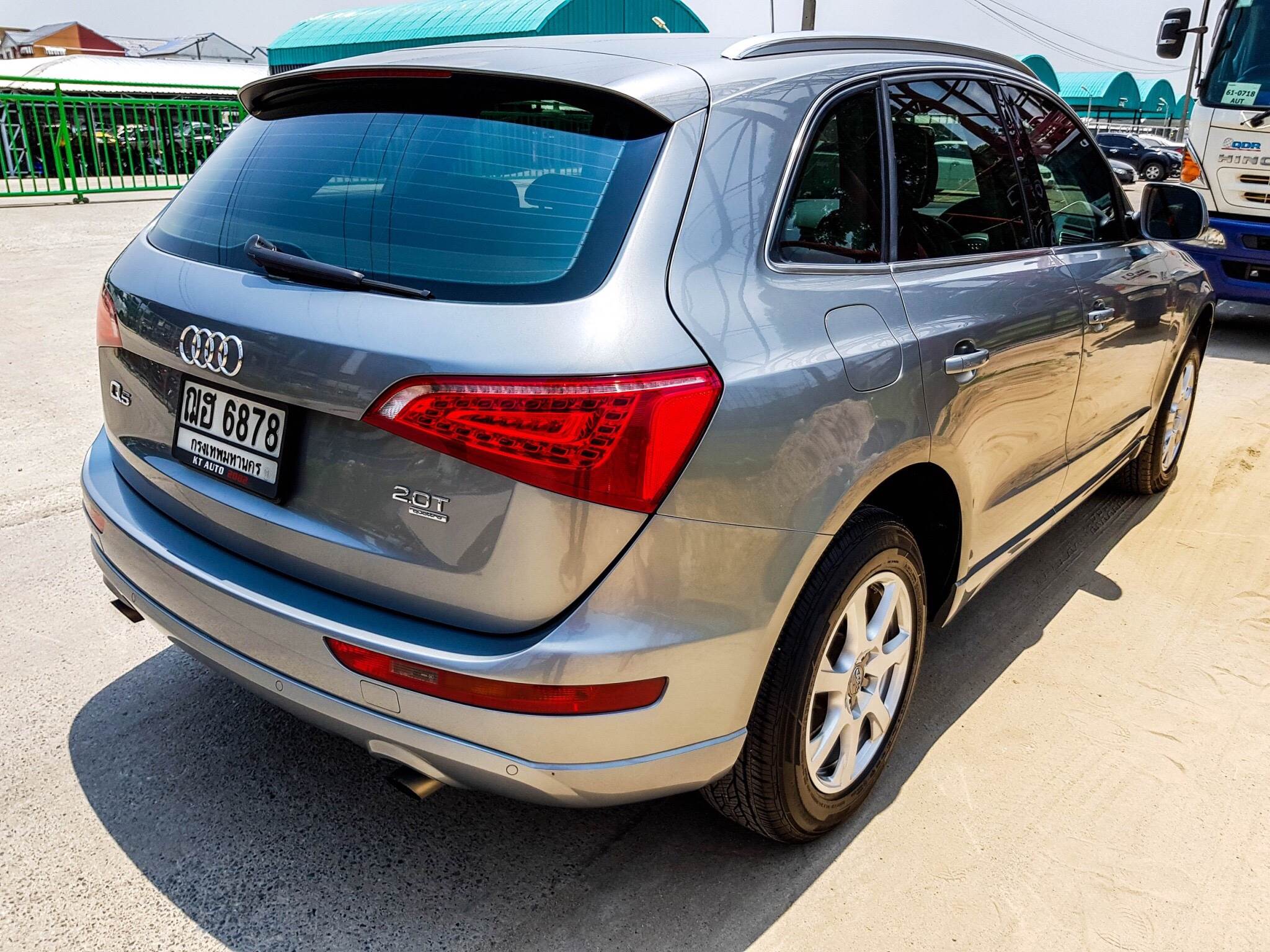 2010 Audi Q5 (8R) สีเงิน