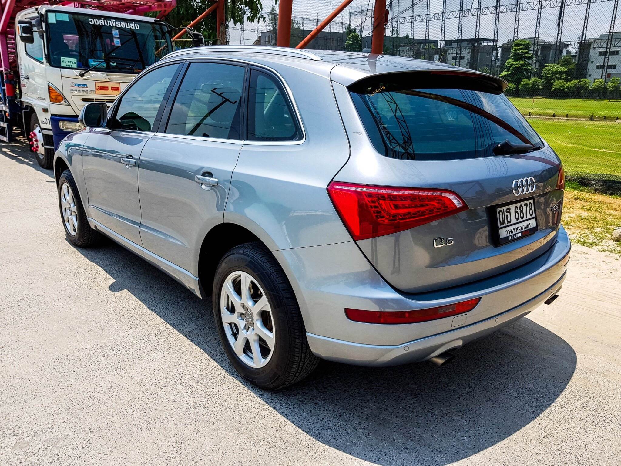 2010 Audi Q5 (8R) สีเงิน