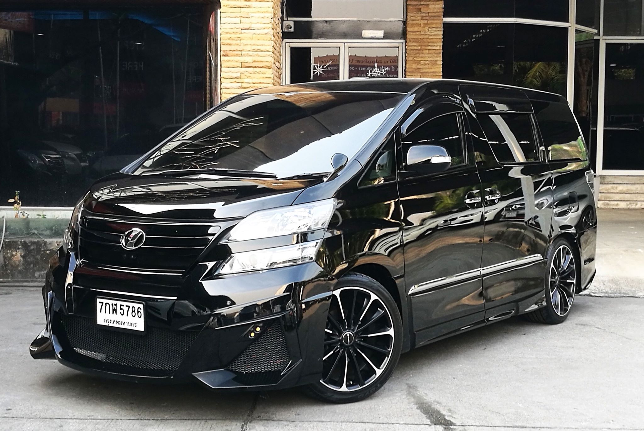 2008 Toyota Vellfire สีดำ (รูปที่ 2)