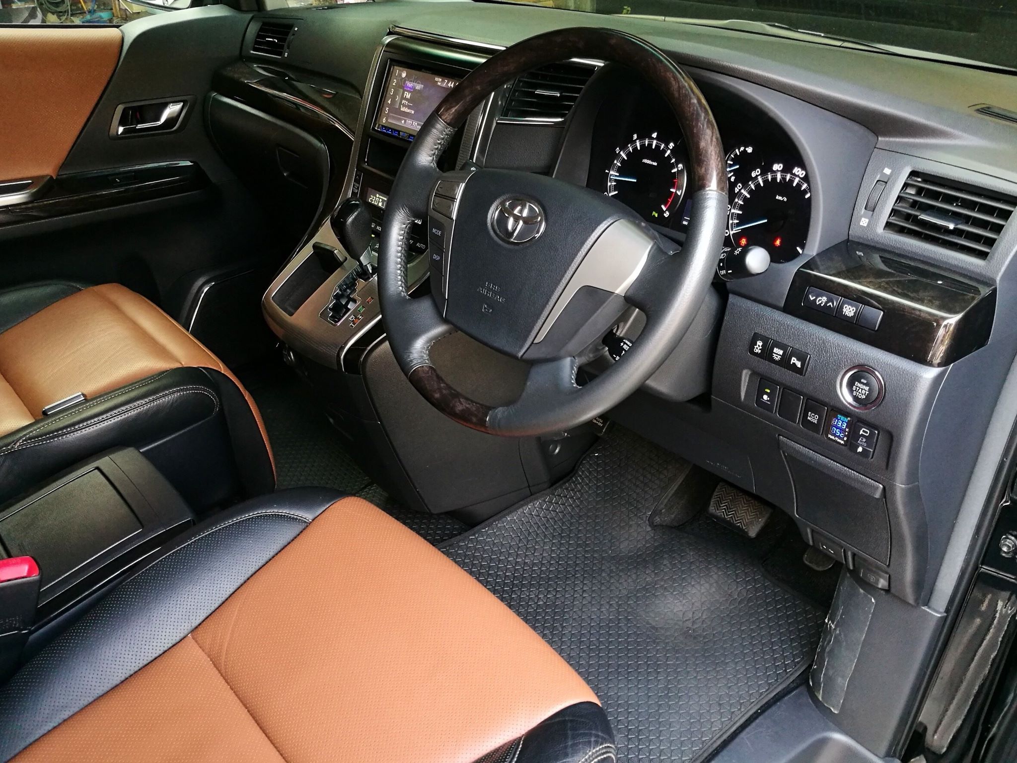 2008 Toyota Vellfire สีดำ (รูปที่ 9)