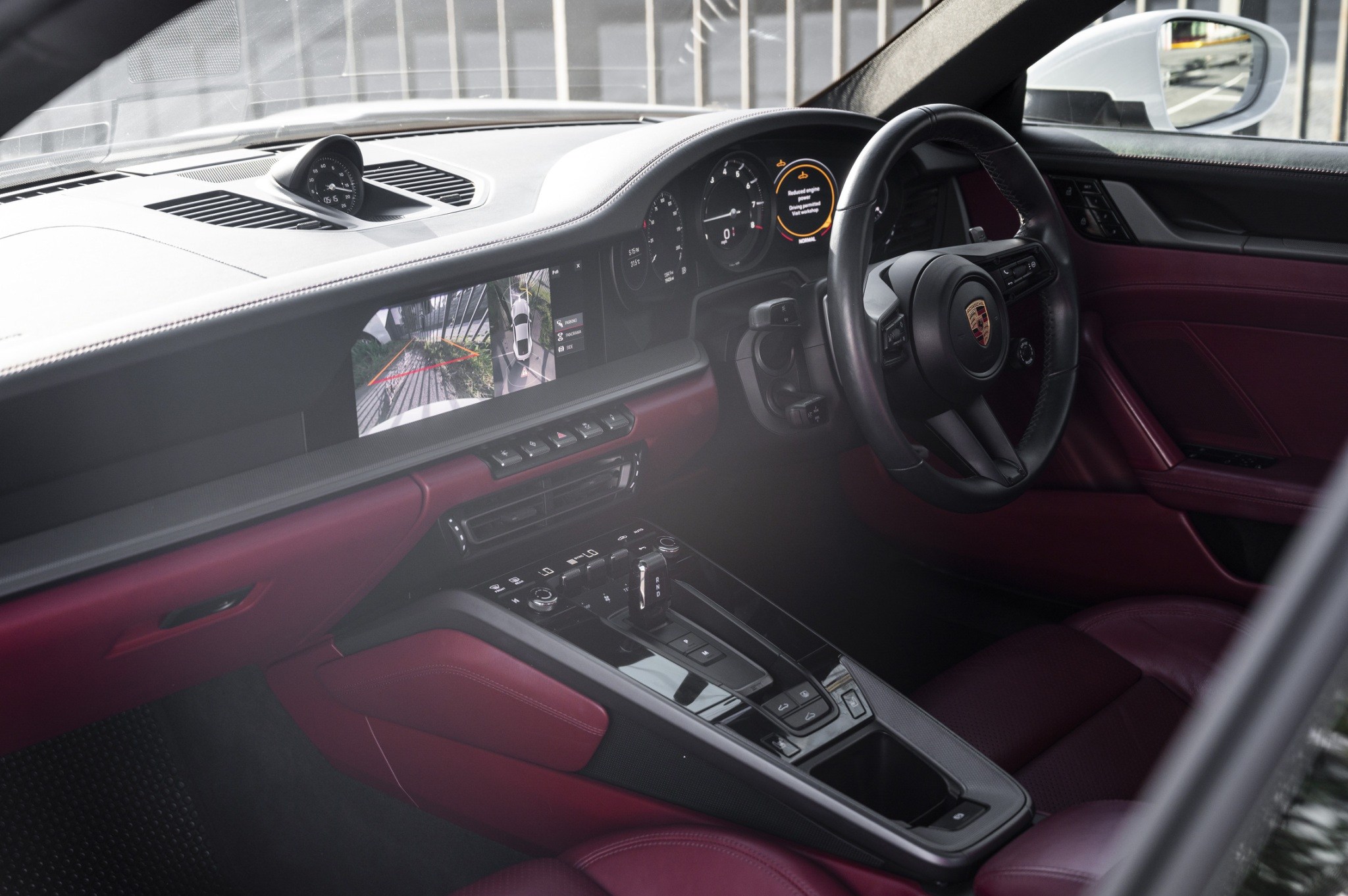 2019 Porsche 992 Carera S สีขาว (รูปที่ 18)
