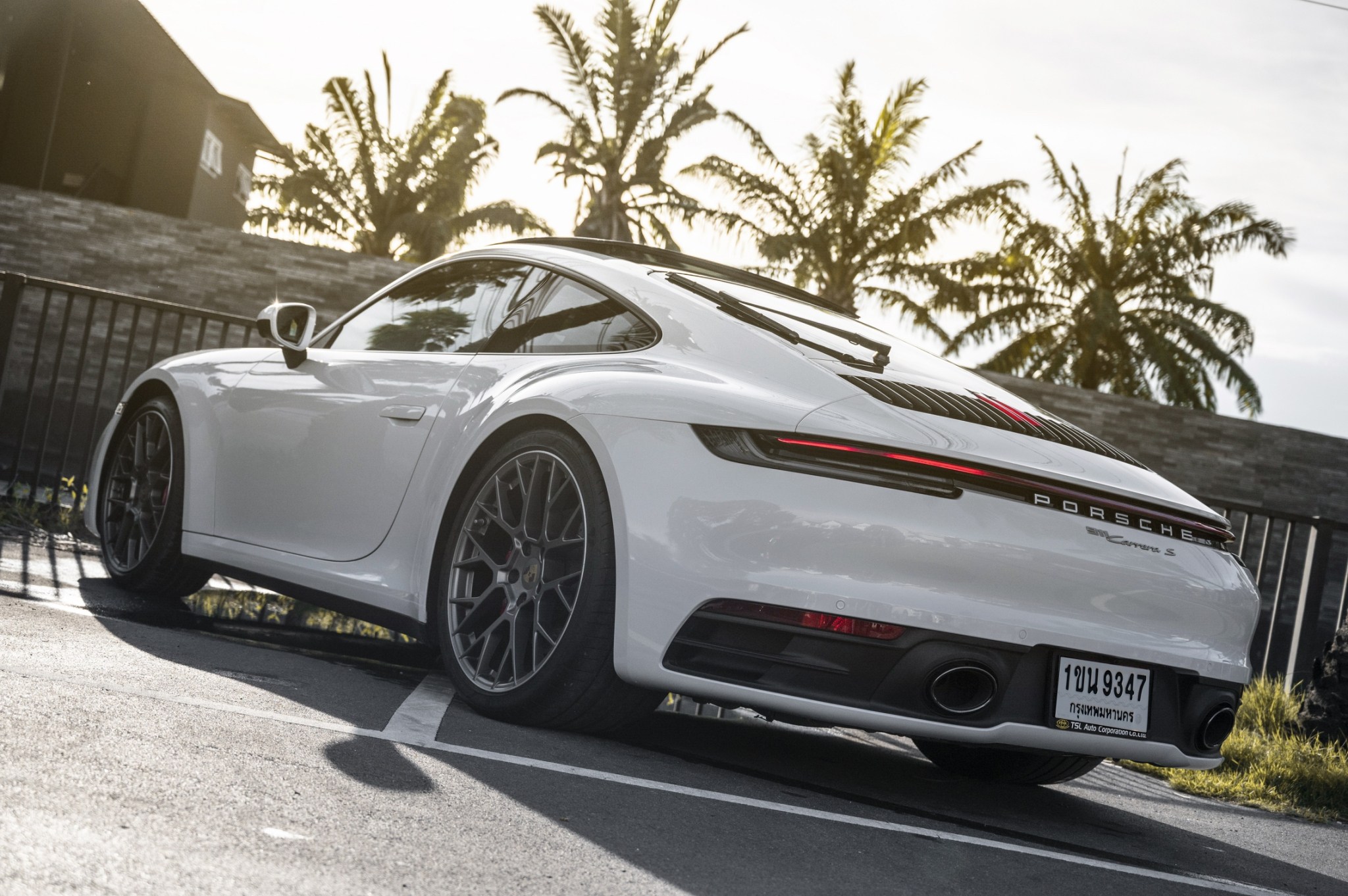 2019 Porsche 992 Carera S สีขาว