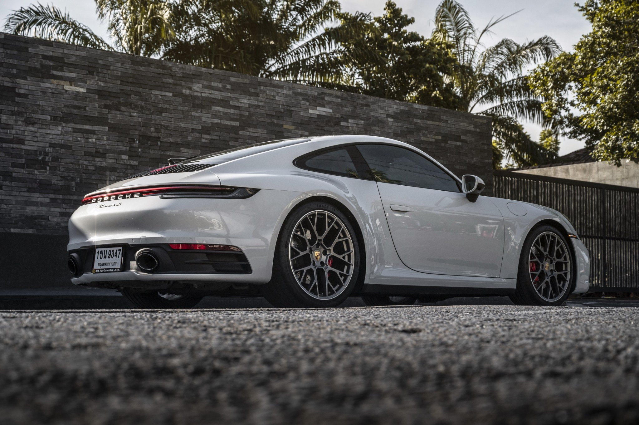 2019 Porsche 992 Carera S สีขาว