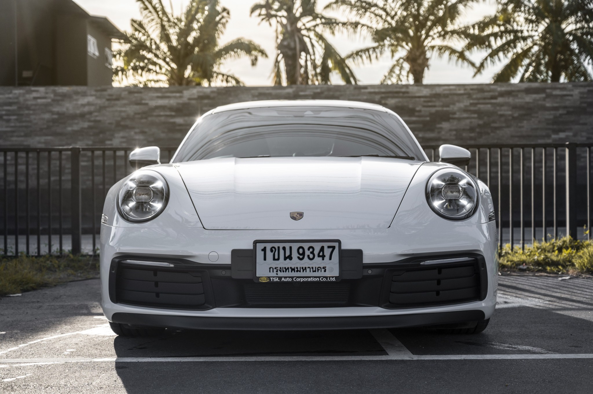2019 Porsche 992 Carera S สีขาว (รูปที่ 2)