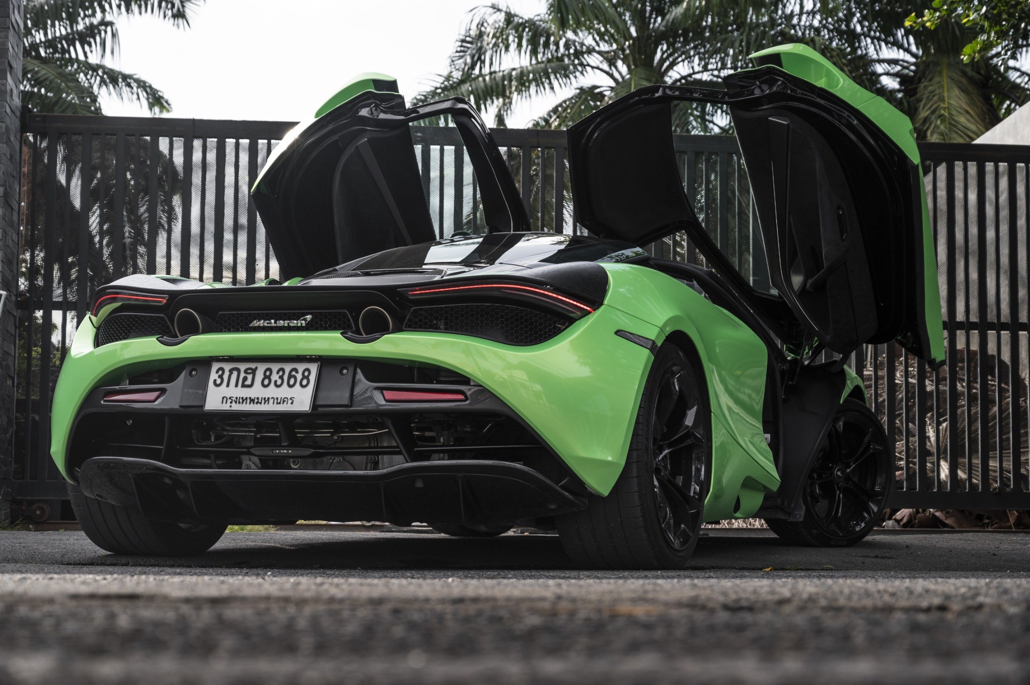 2021 McLaren 720S coupe performance สีเขียว (รูปที่ 14)