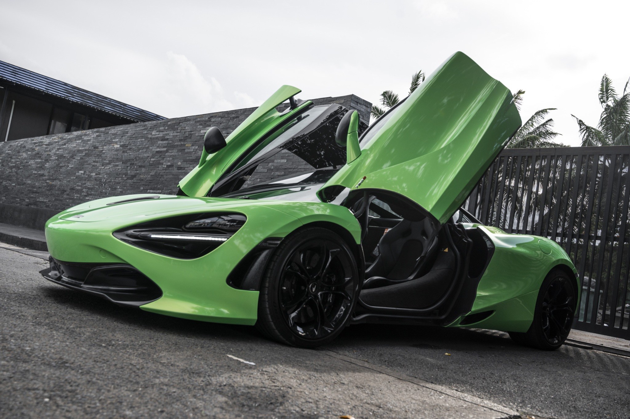 2021 McLaren 720S coupe performance สีเขียว (รูปที่ 5)