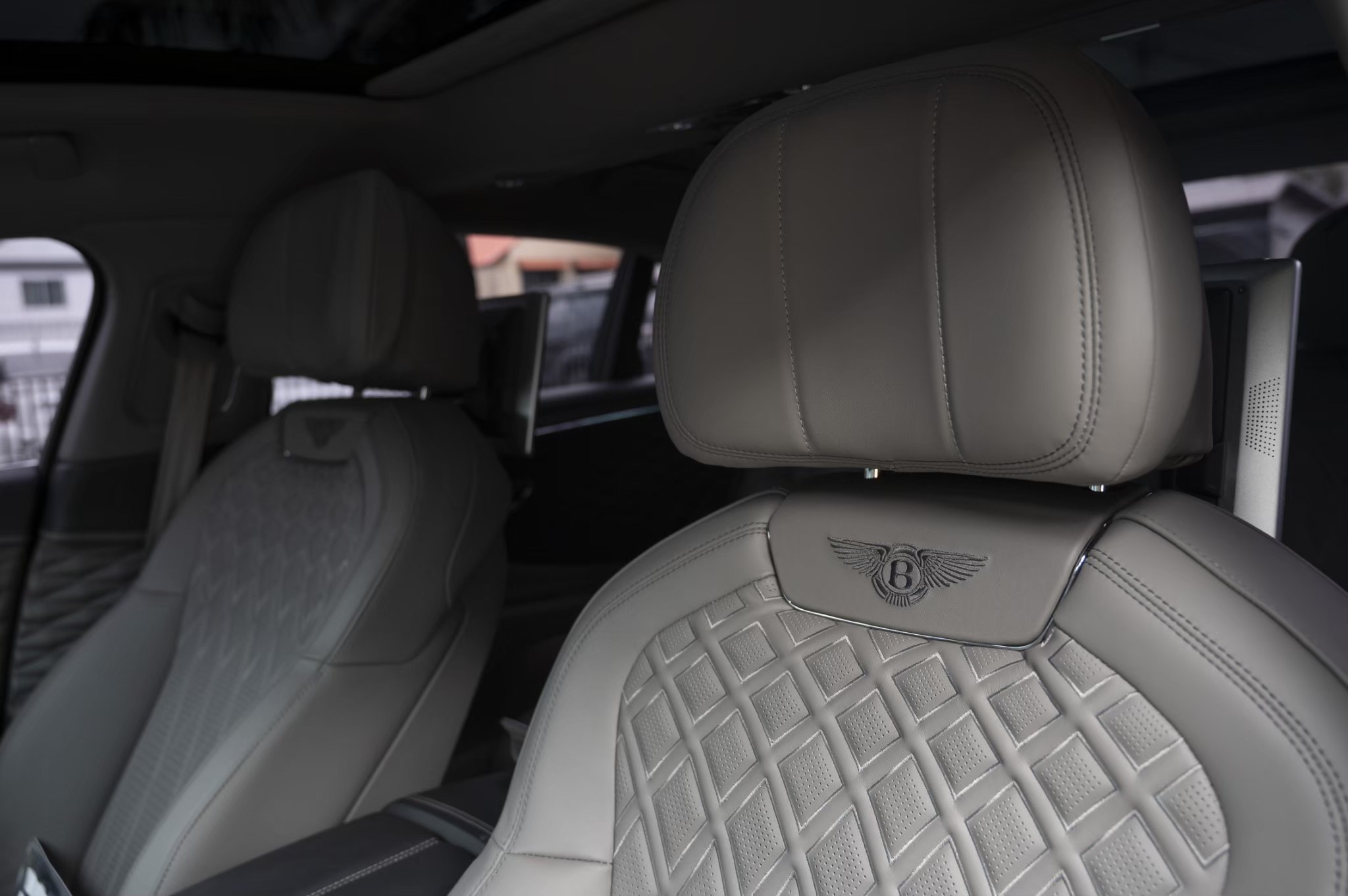 2021 Bentley Flying spur W12 twin turbo ASS full spec สีดำ (รูปที่ 10)