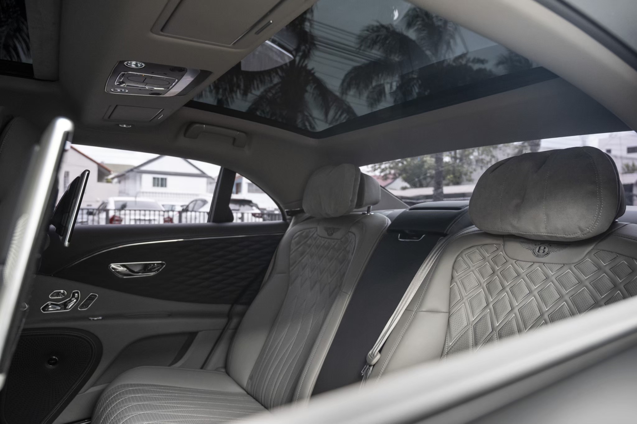 2021 Bentley Flying spur W12 twin turbo ASS full spec สีดำ (รูปที่ 12)