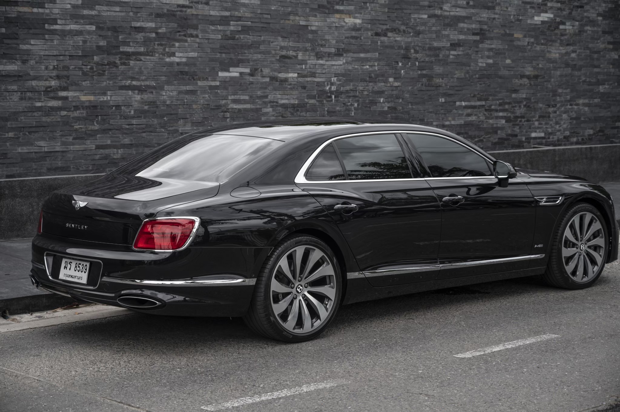 2021 Bentley Flying spur W12 twin turbo ASS full spec สีดำ (รูปที่ 4)