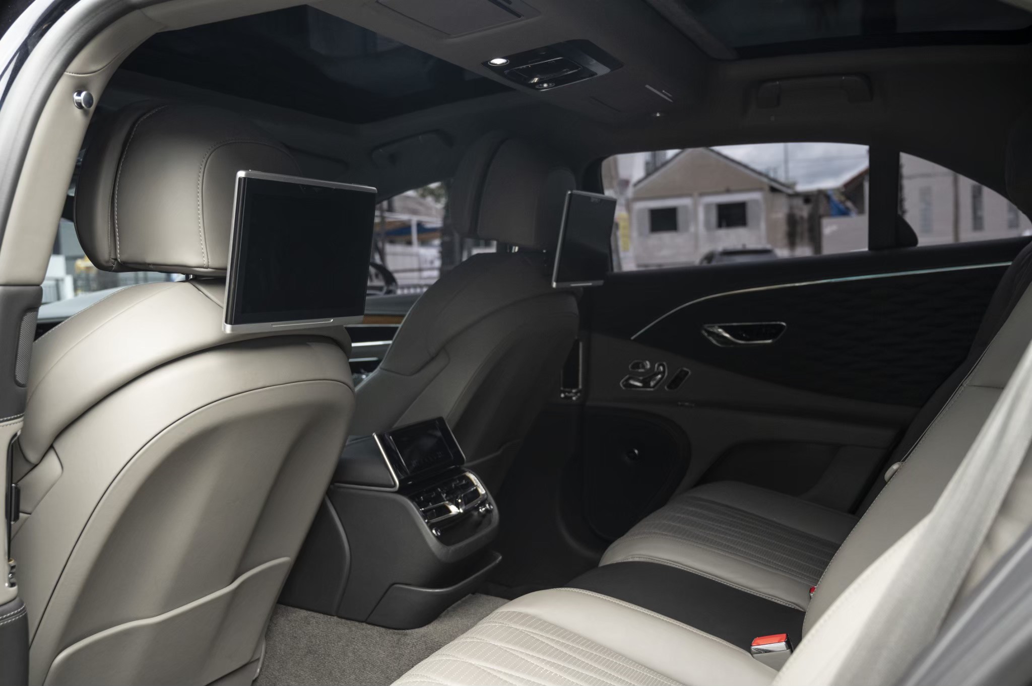 2021 Bentley Flying spur W12 twin turbo ASS full spec สีดำ (รูปที่ 16)