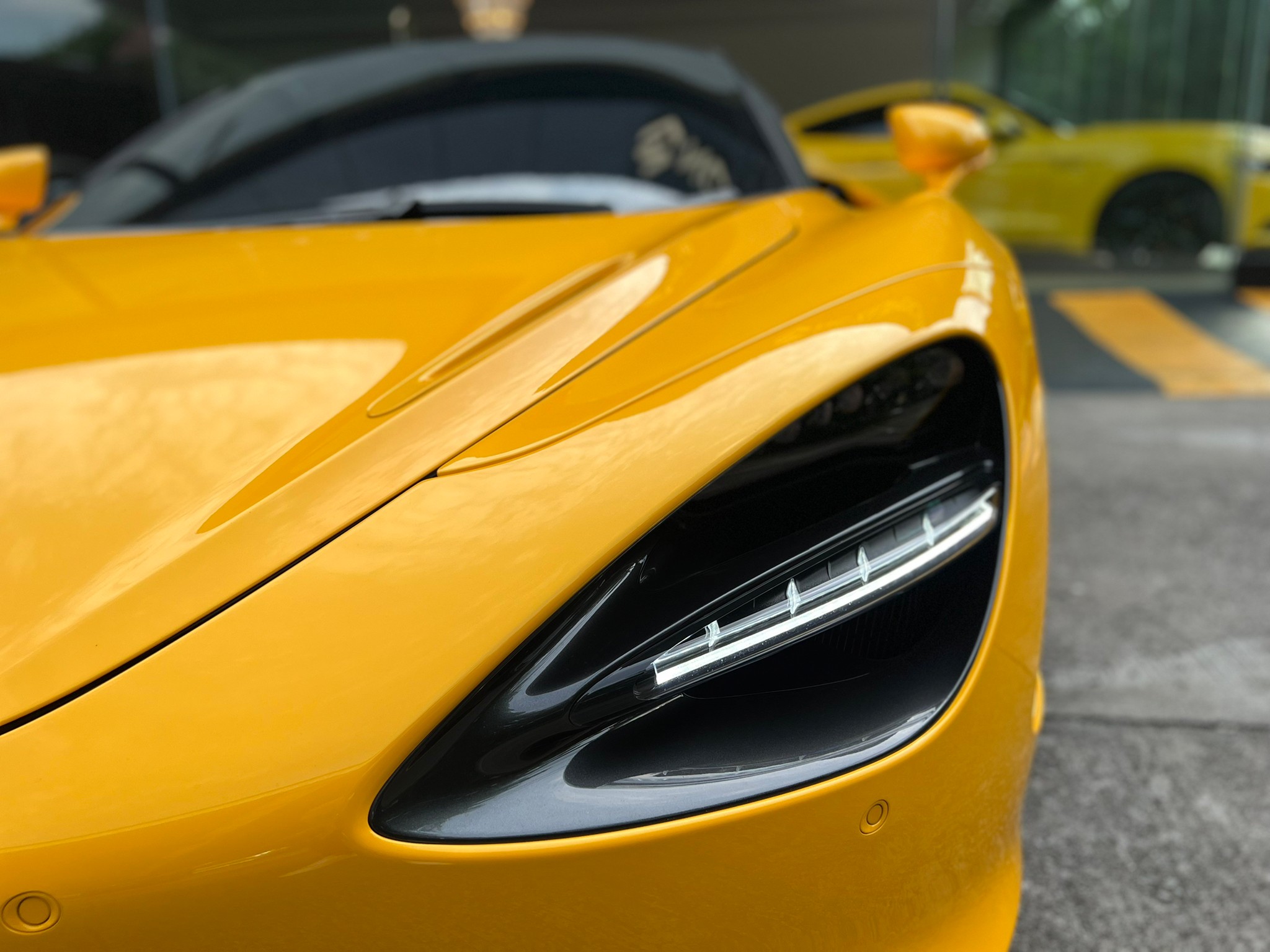 2022 McLaren 720S coupe Performance package สีเหลือง (รูปที่ 16)