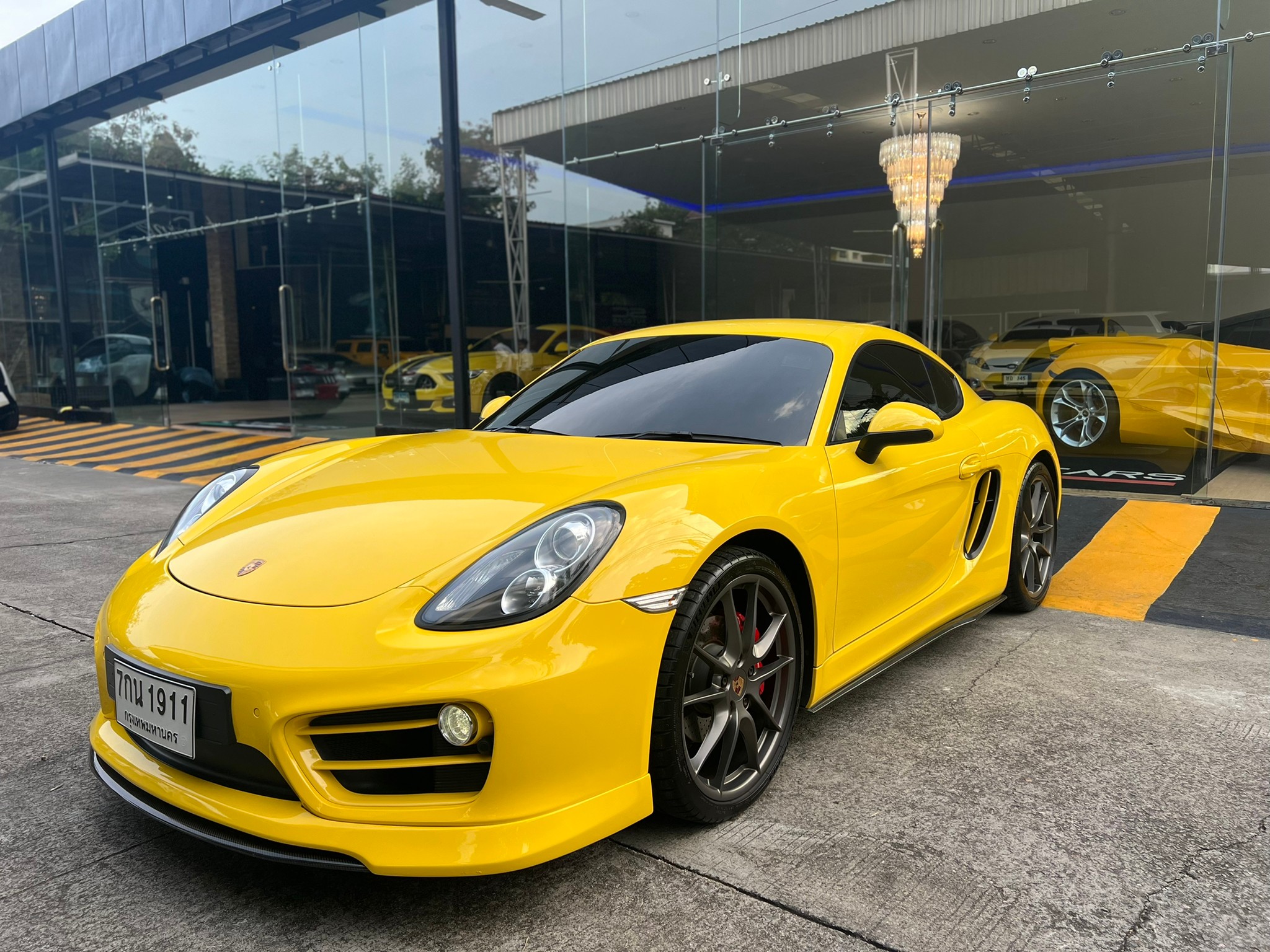 2015 Porsche Cayman 981 2.7 PDK สีเหลือง (รูปที่ 2)