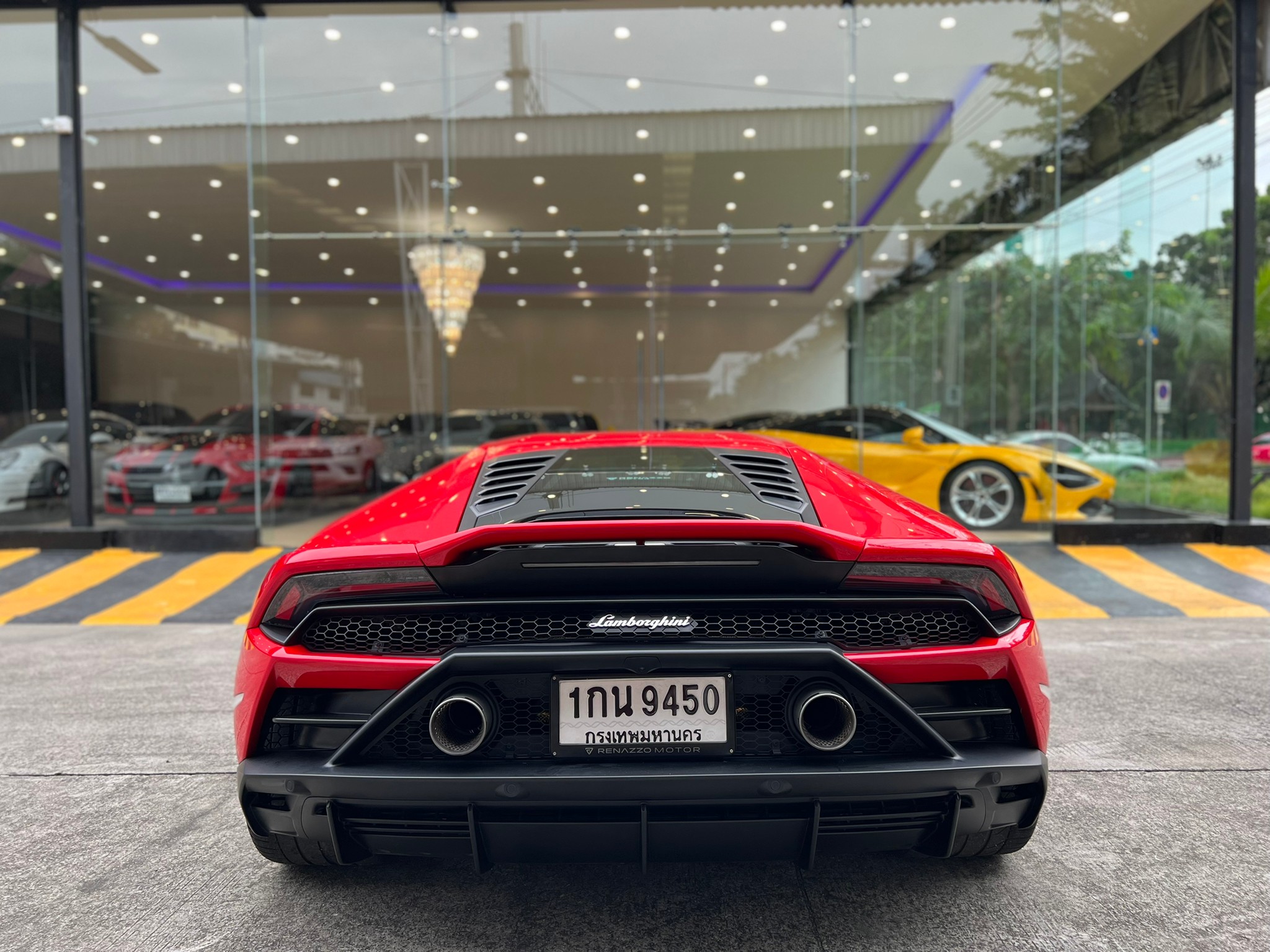 2022 Lamborghini Huracan EVO AWD สีแดง (รูปที่ 4)