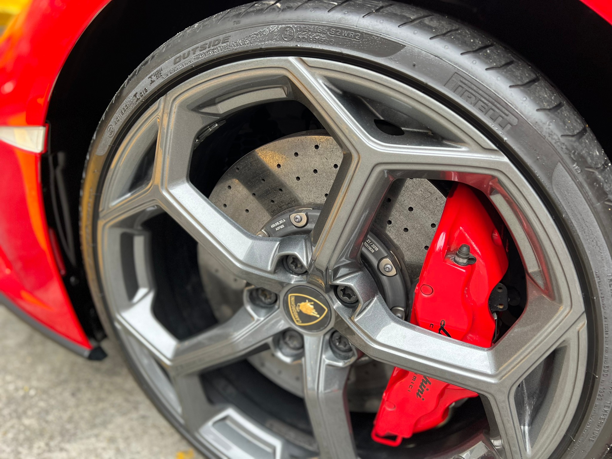 2022 Lamborghini Huracan EVO AWD สีแดง (รูปที่ 9)