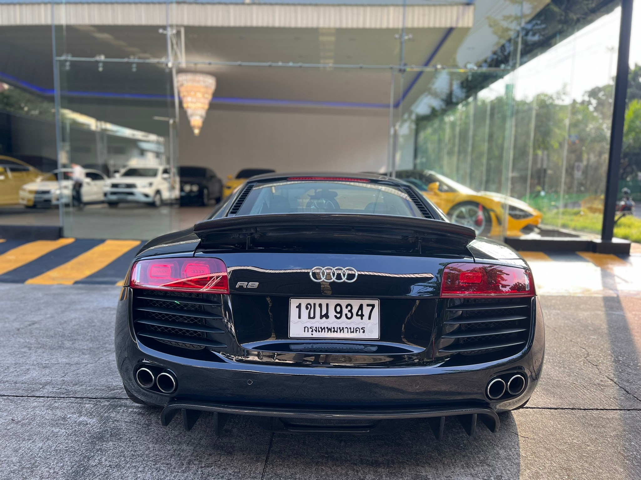 2012 Audi R8 V8 coupe สีดำ (รูปที่ 5)