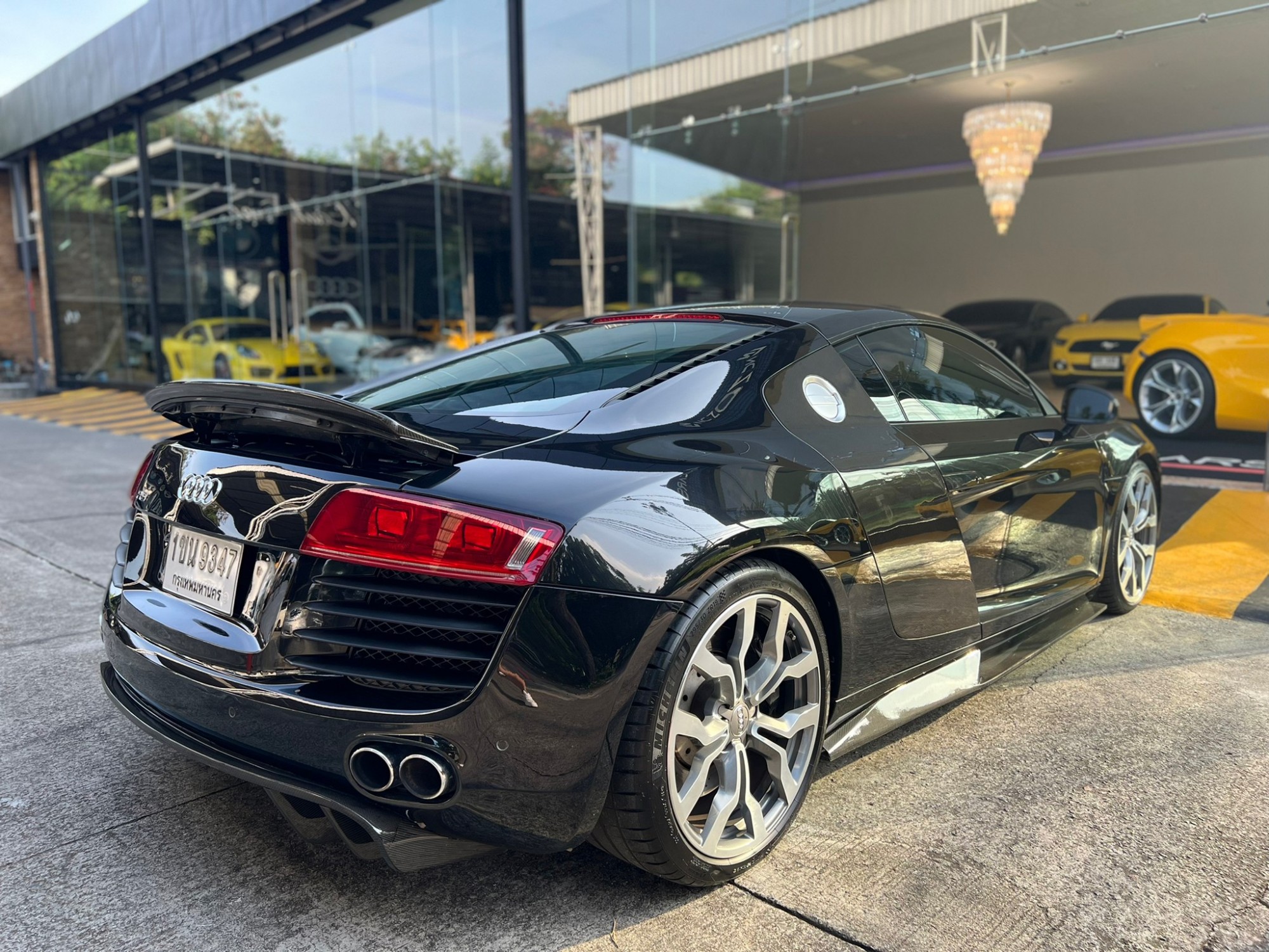 2012 Audi R8 V8 coupe สีดำ (รูปที่ 7)
