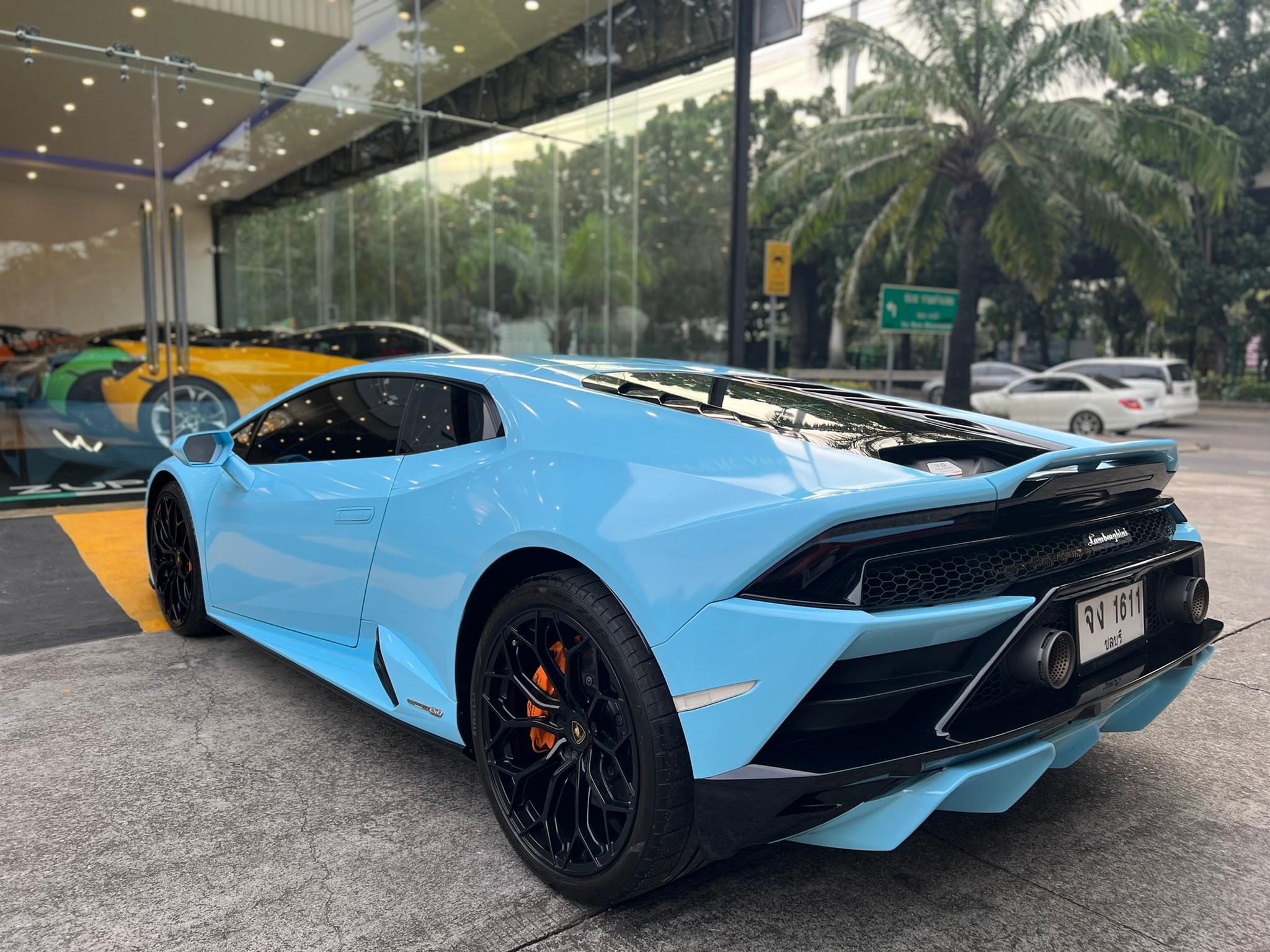 2021 Lamborghini Huracan EVO RWD สีฟ้า