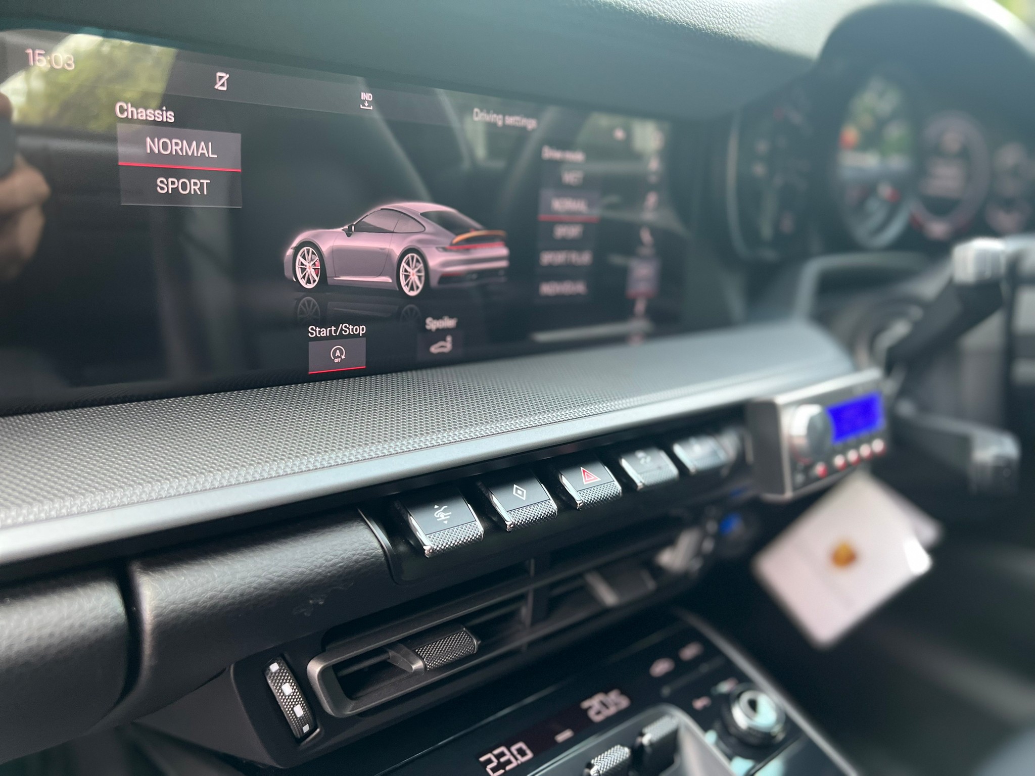 2021 Porsche Carrera 992 coupe สีดำ (รูปที่ 17)