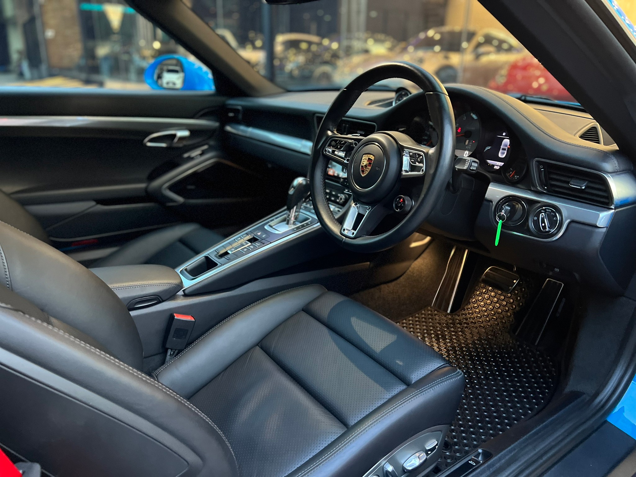 2022 Porsche Carrera 991.2 Targa4S Miamiblue สีฟ้า (รูปที่ 9)
