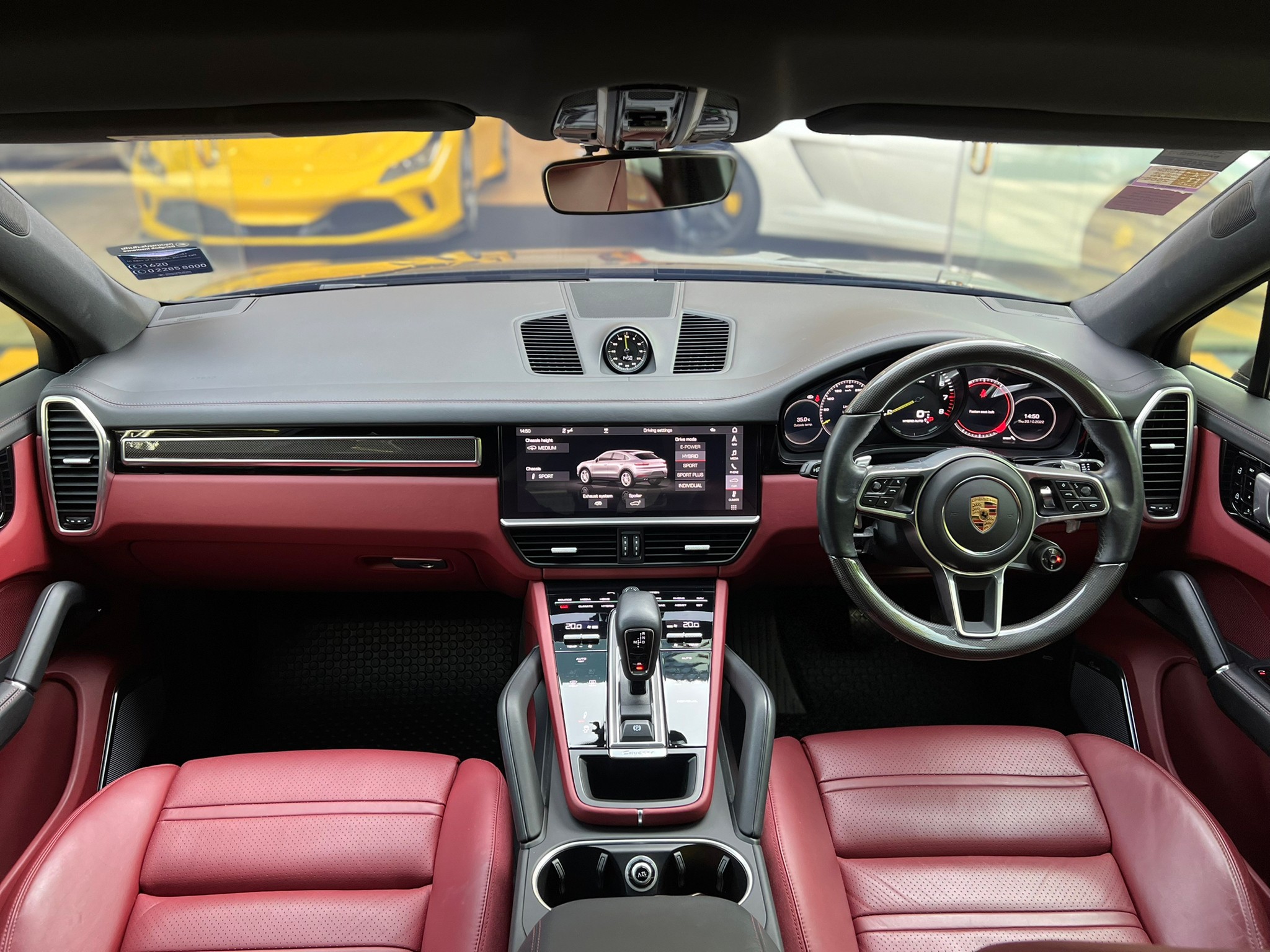 2018 Porsche Cayenne E-Hybrid สีดำ (รูปที่ 14)