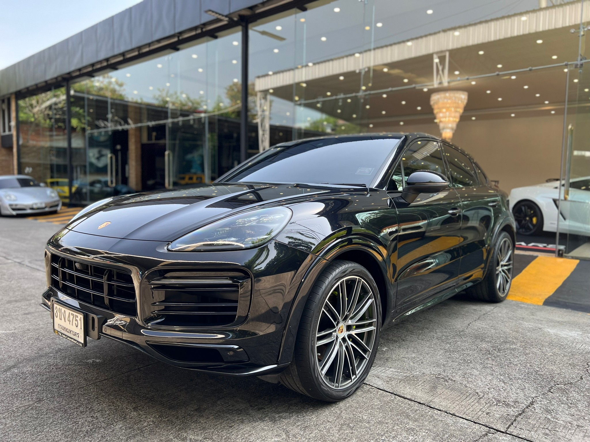2018 Porsche Cayenne E-Hybrid สีดำ (รูปที่ 4)