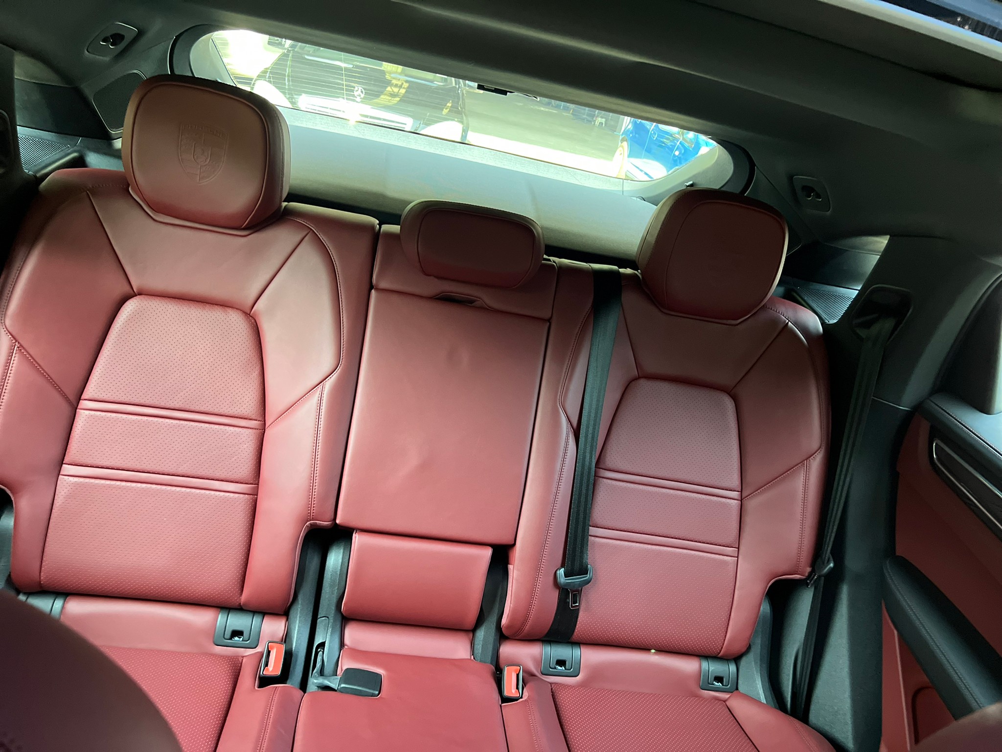 2018 Porsche Cayenne E-Hybrid สีดำ (รูปที่ 15)