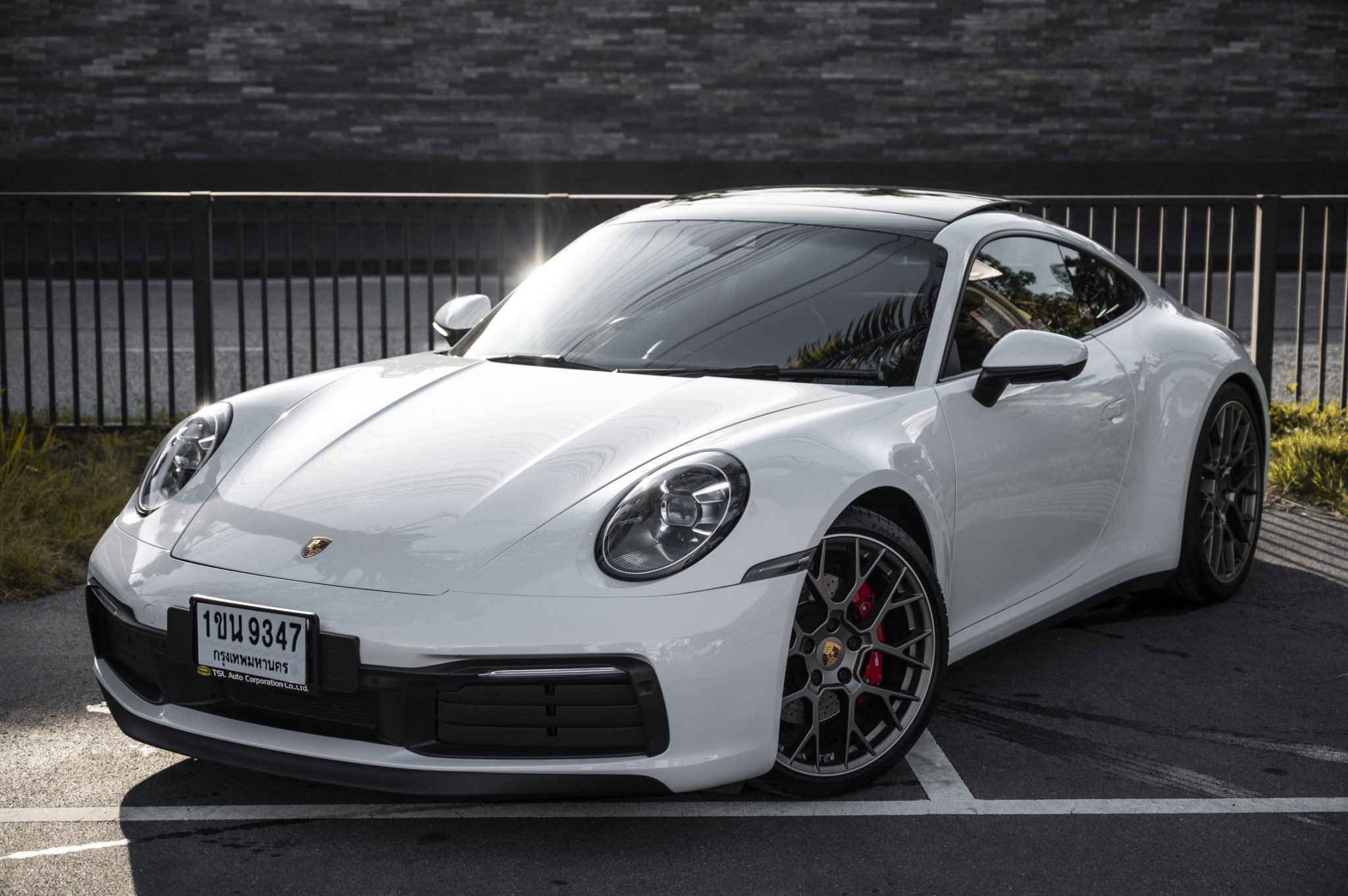 2019 Porsche 992 Carera S สีขาว
