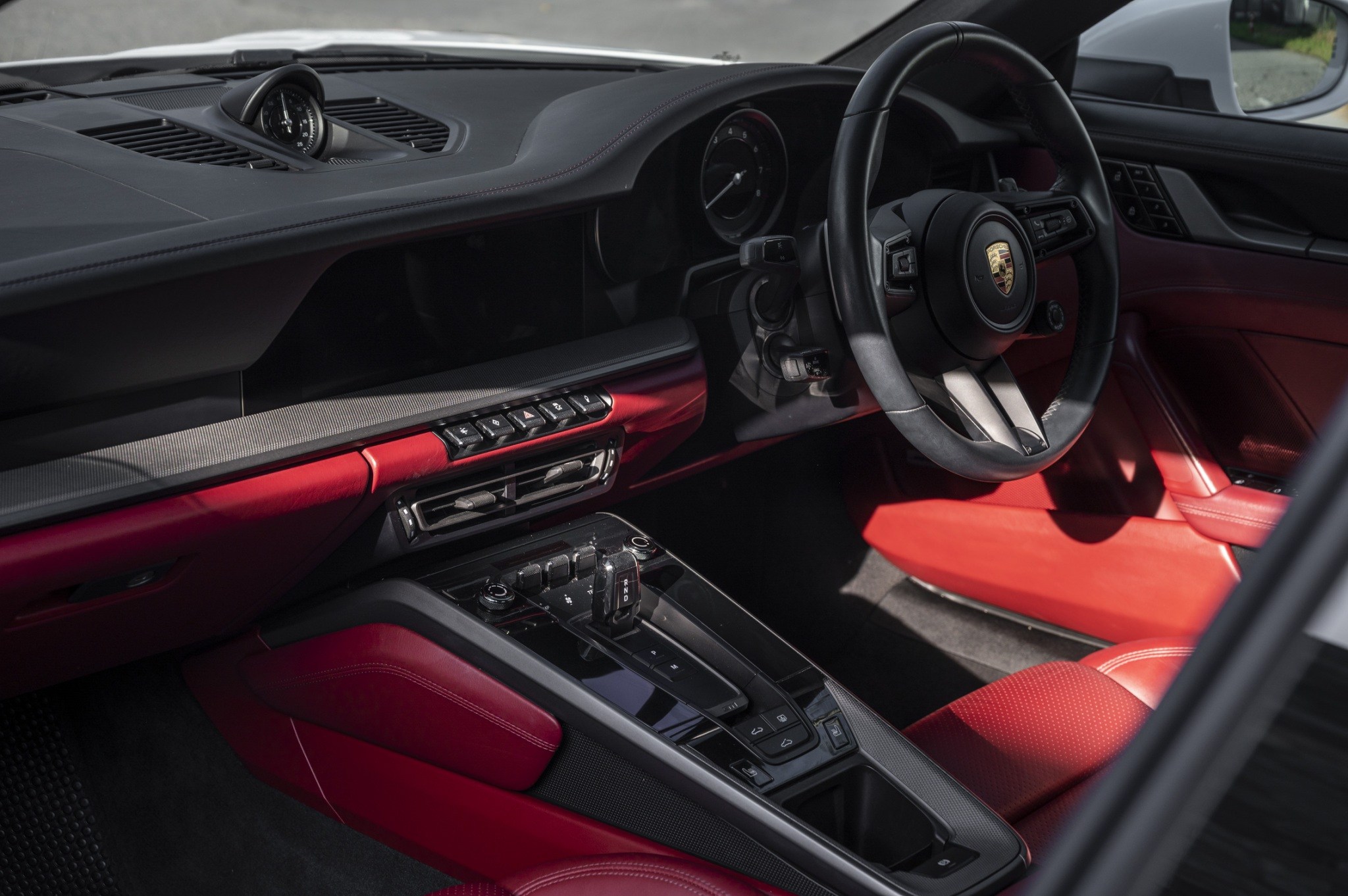 2019 Porsche 992 Carera S สีขาว (รูปที่ 13)