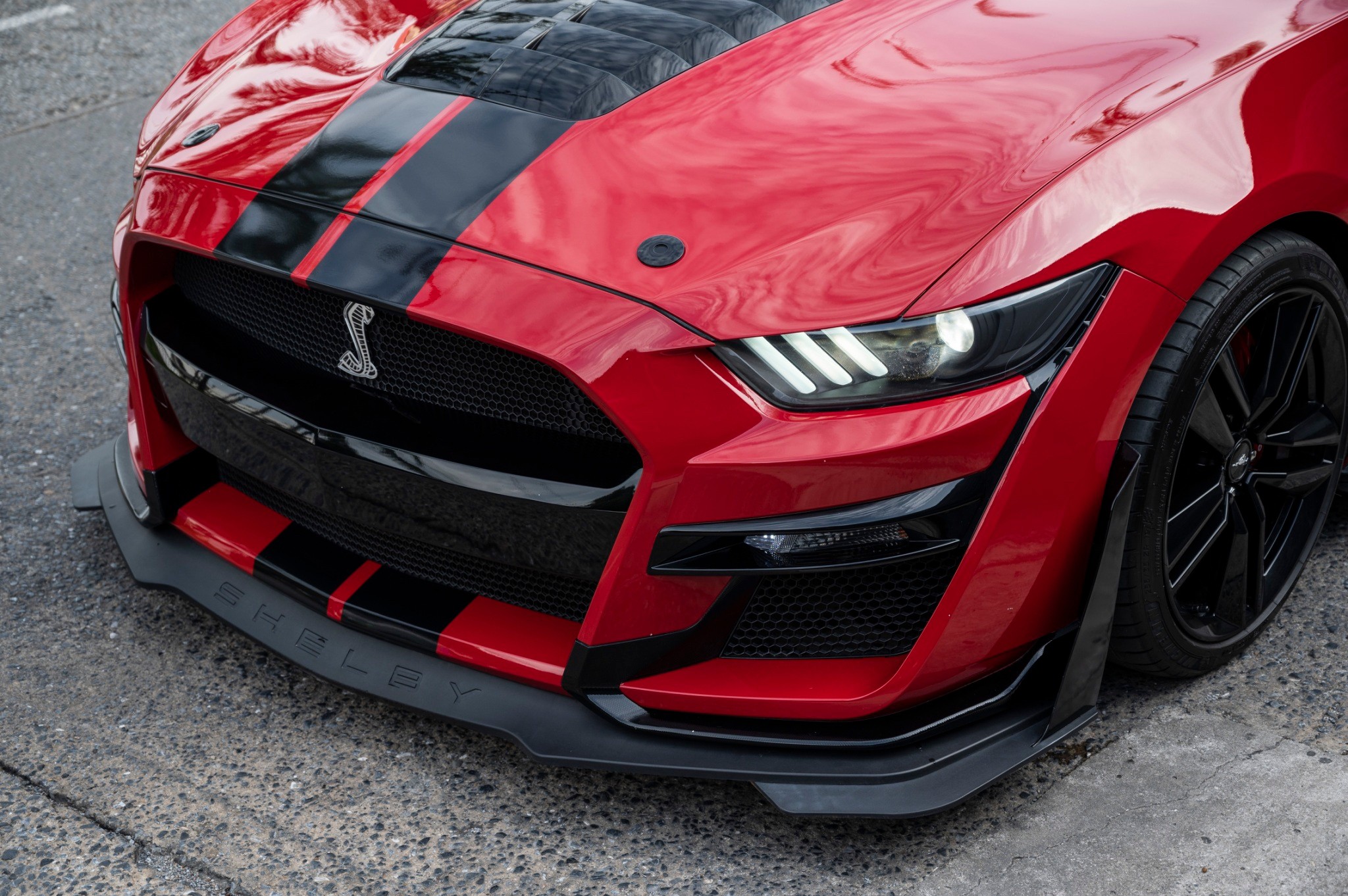 2016 Ford Mustang สีแดง (รูปที่ 13)