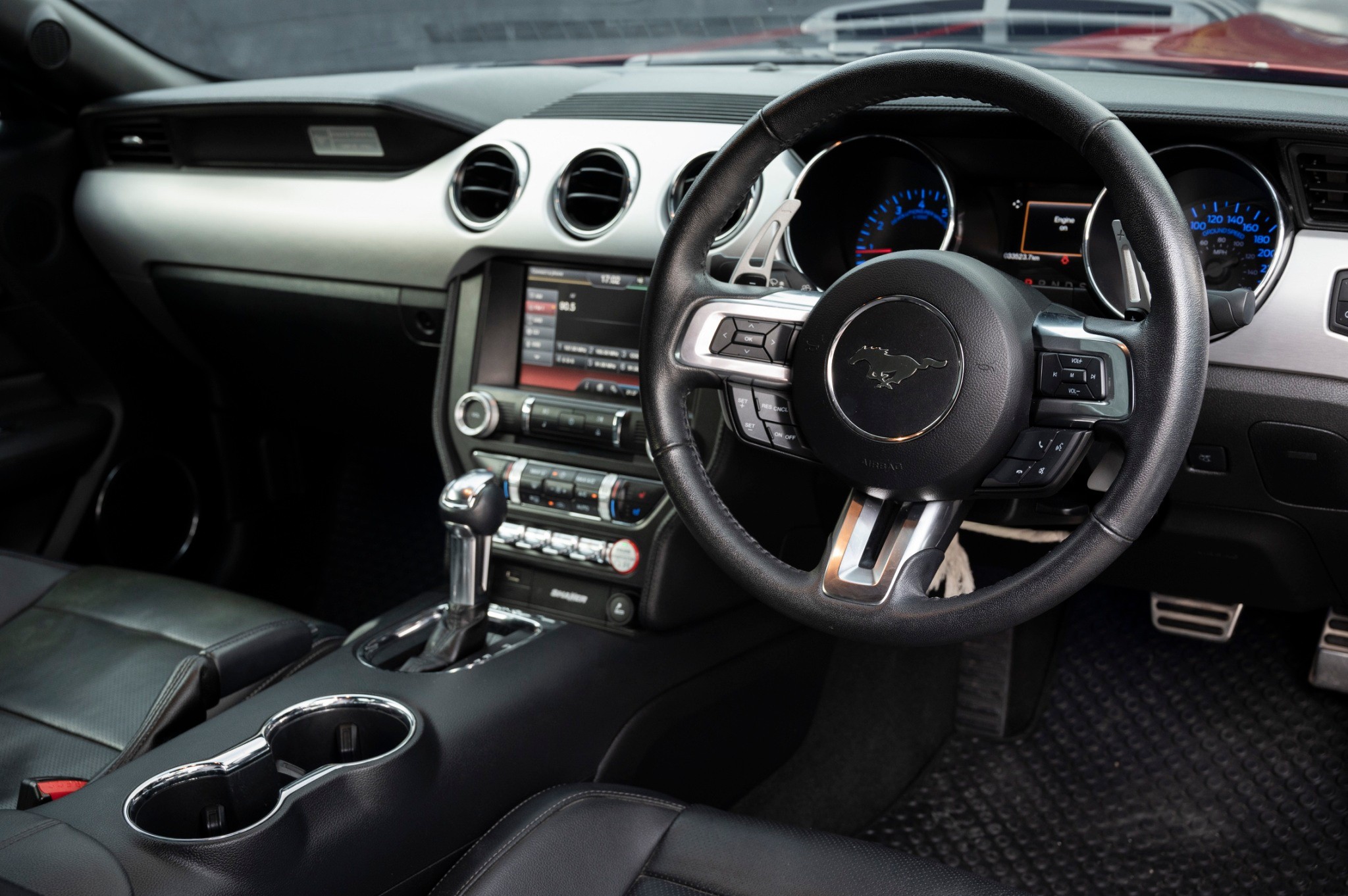 2016 Ford Mustang สีแดง (รูปที่ 6)