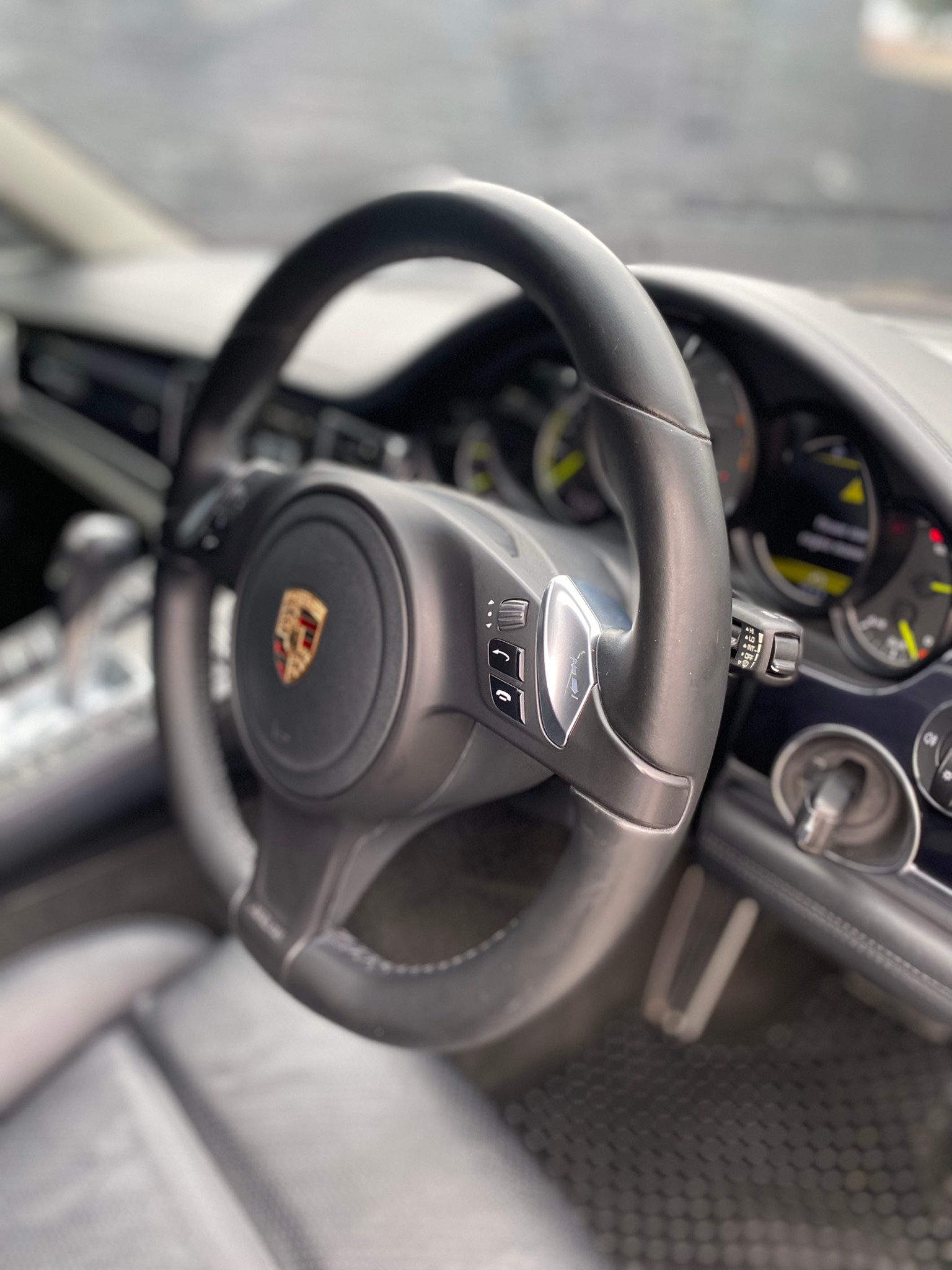 2014 Porsche Panamera E-Hybrid สีดำ (รูปที่ 9)