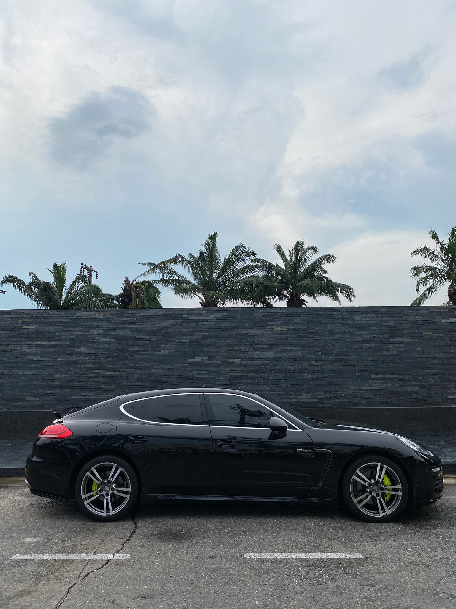 2014 Porsche Panamera E-Hybrid สีดำ (รูปที่ 4)