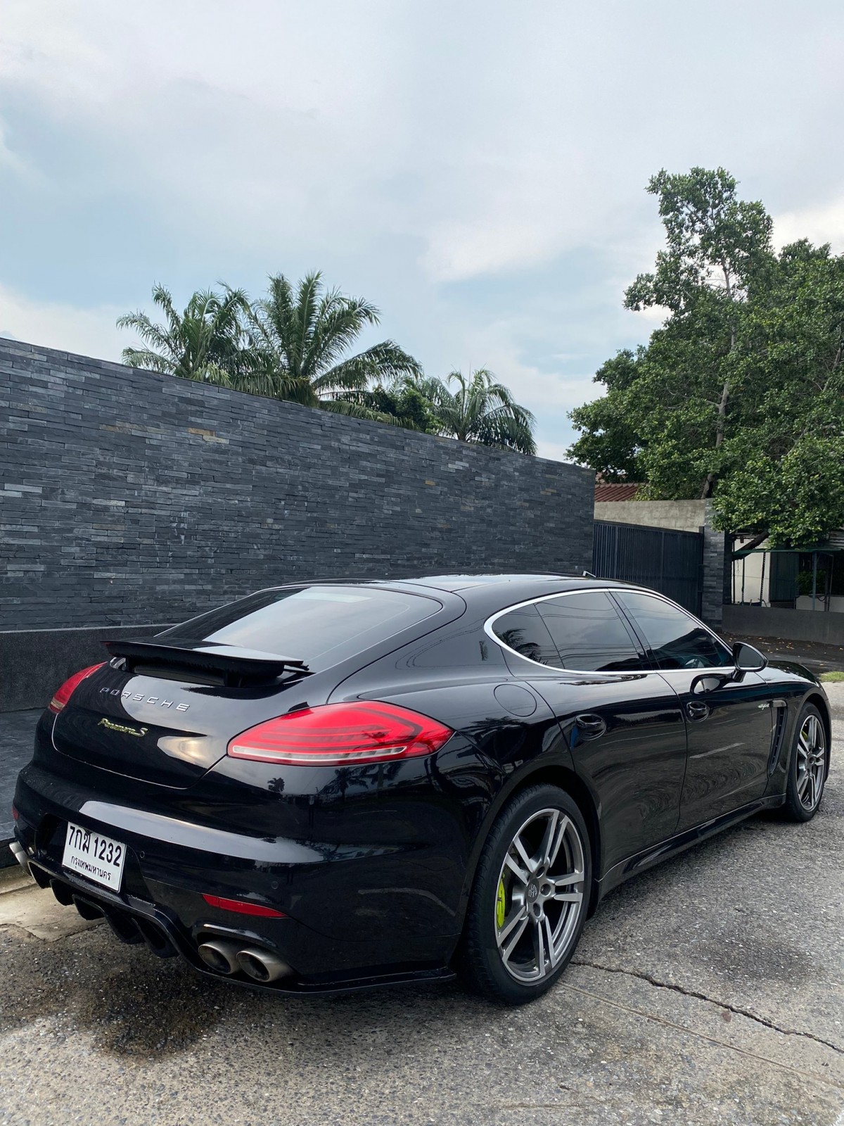 2014 Porsche Panamera E-Hybrid สีดำ (รูปที่ 5)