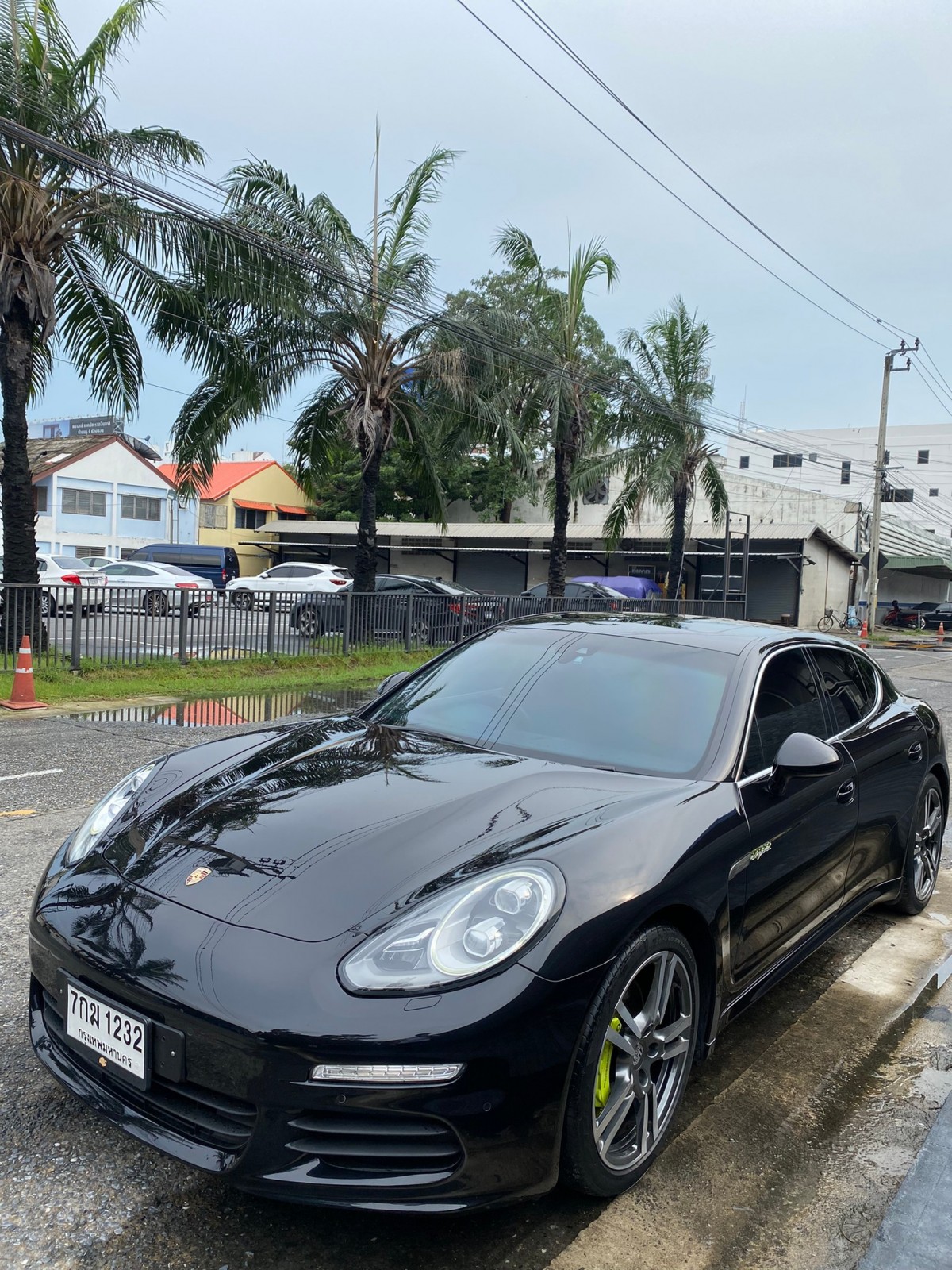2014 Porsche Panamera E-Hybrid สีดำ (รูปที่ 3)