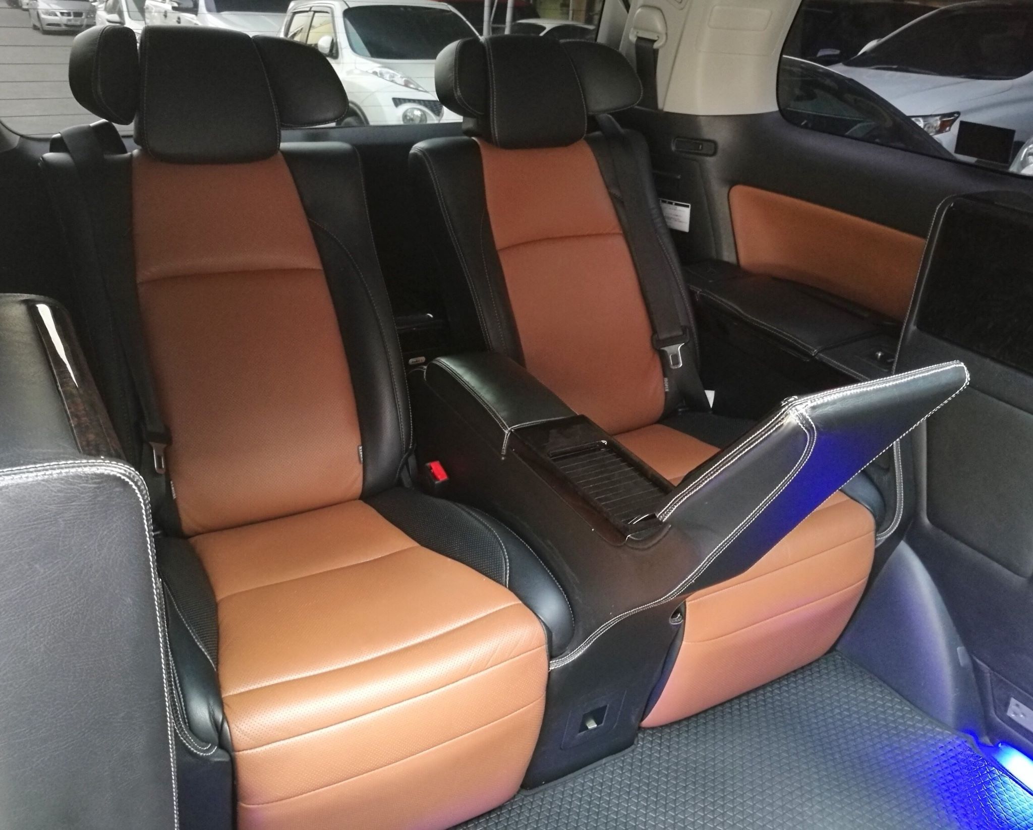 2014 Toyota Vellfire สีดำ (รูปที่ 11)