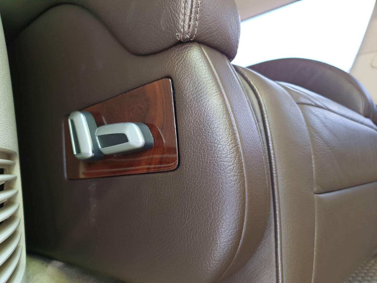 2020 Citroen CADILLAC ESCARADE 6.2 L VIP สีดำ (รูปที่ 16)