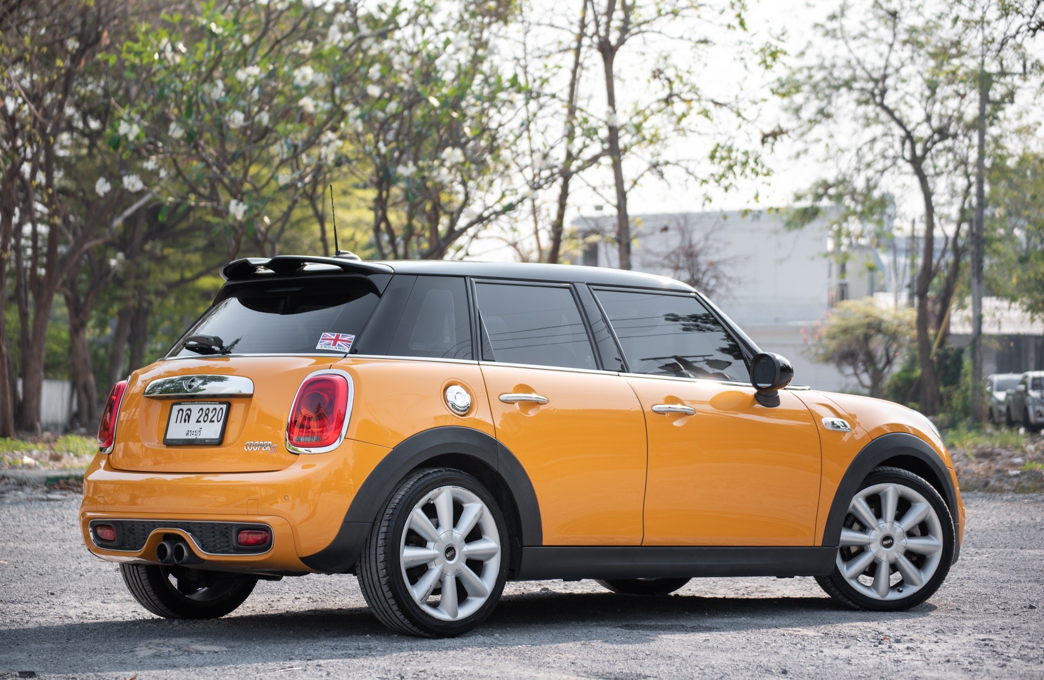 2022 Mini COOPER S 5-TURER RHD สีส้ม (รูปที่ 7)