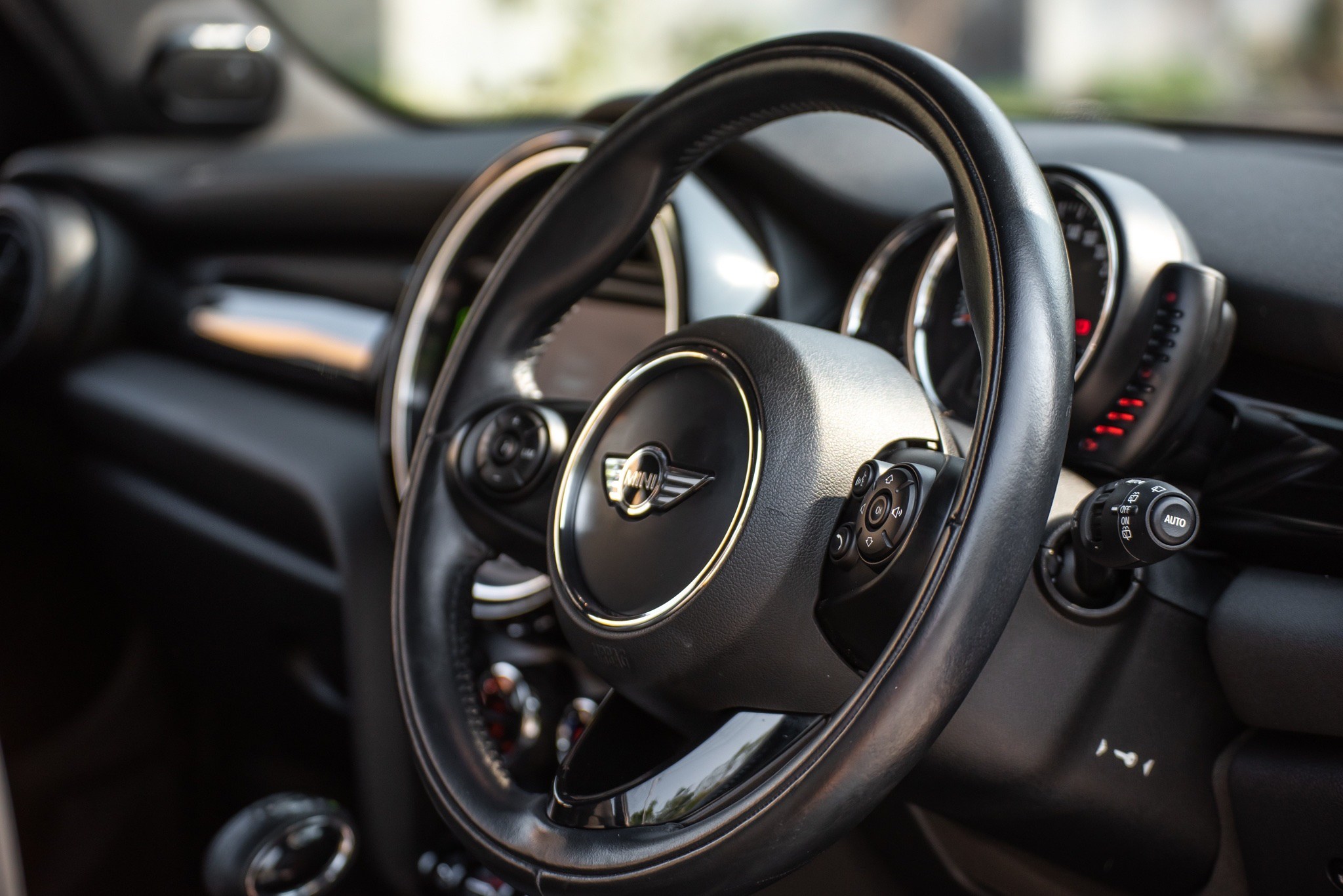 2022 Mini COOPER S 5-TURER RHD สีส้ม (รูปที่ 18)