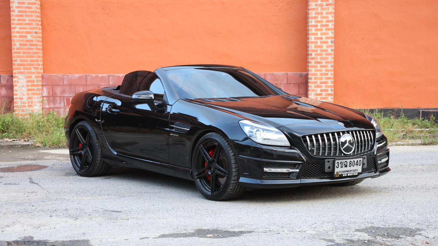2012 Mercedes-Benz SLK-Class 200 AMG สีดำ (รูปที่ 2)