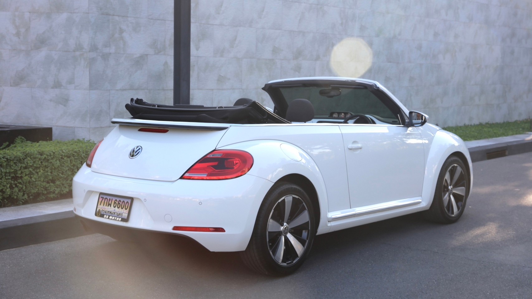 2014 Volkswagen Beetle สีขาว (รูปที่ 10)
