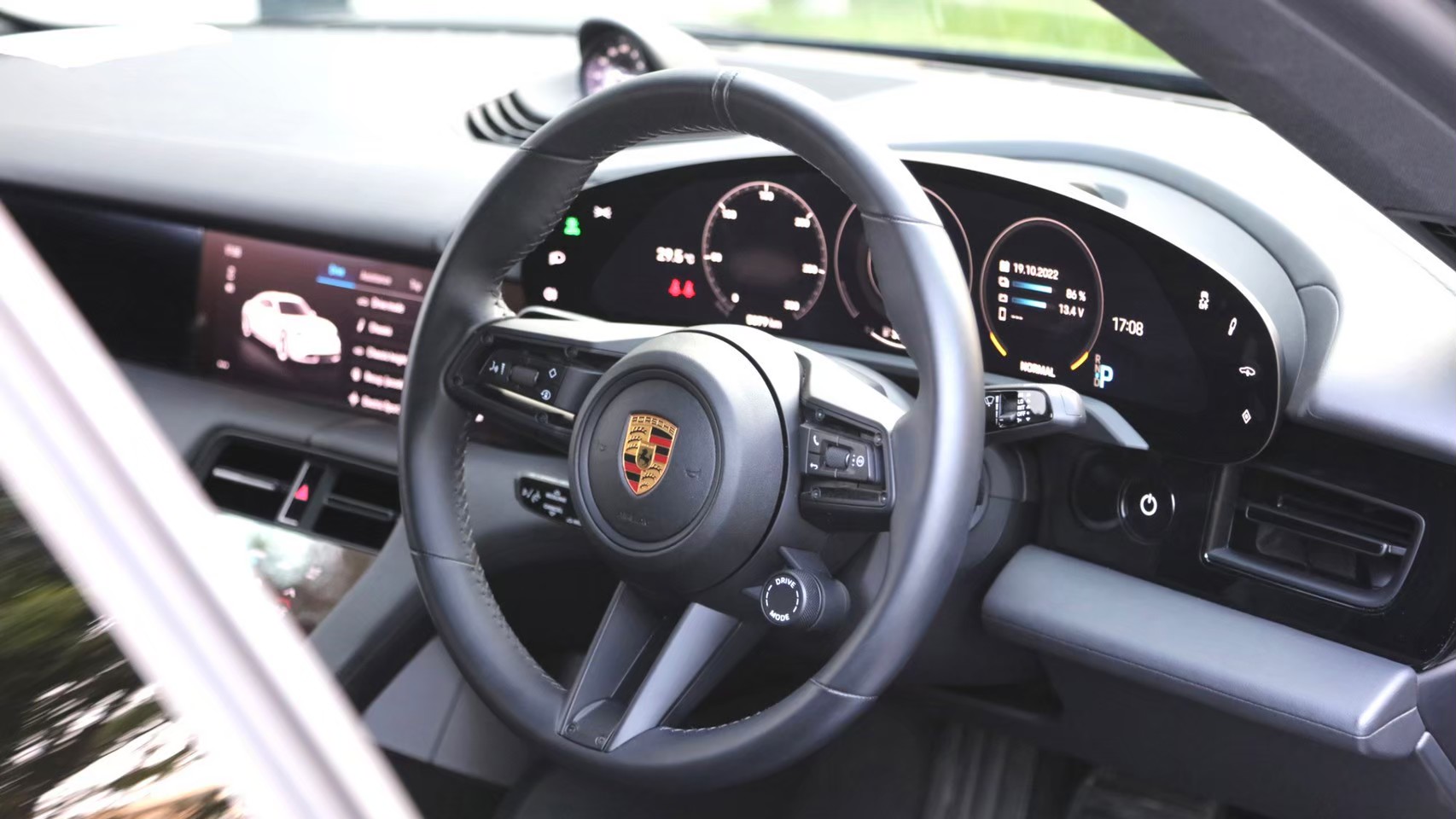 2022 Porsche TAYCAN 4S สีดำ (รูปที่ 12)