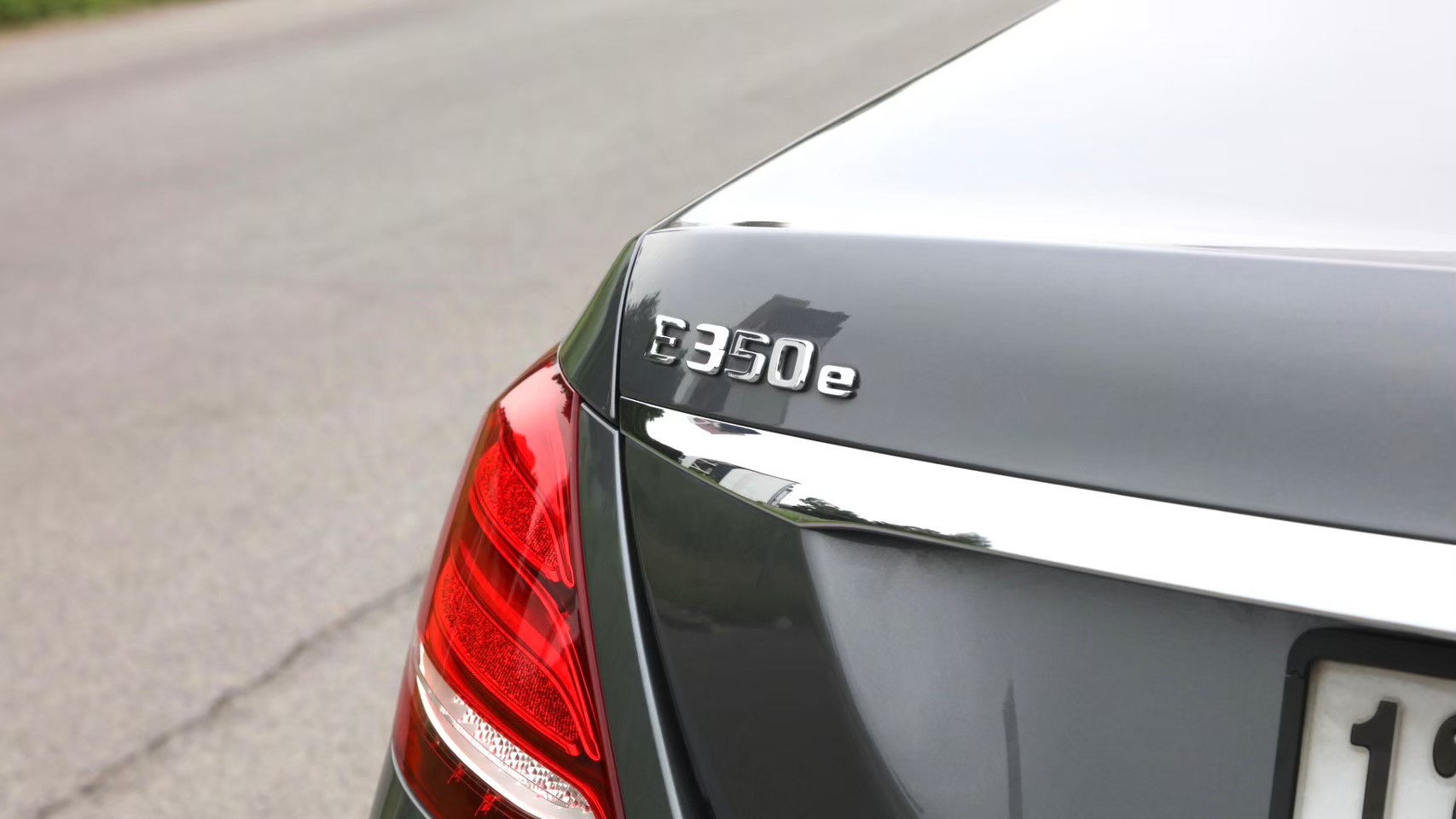 2018 Mercedes-Benz E-Class W213 E350 สีเทา (รูปที่ 13)