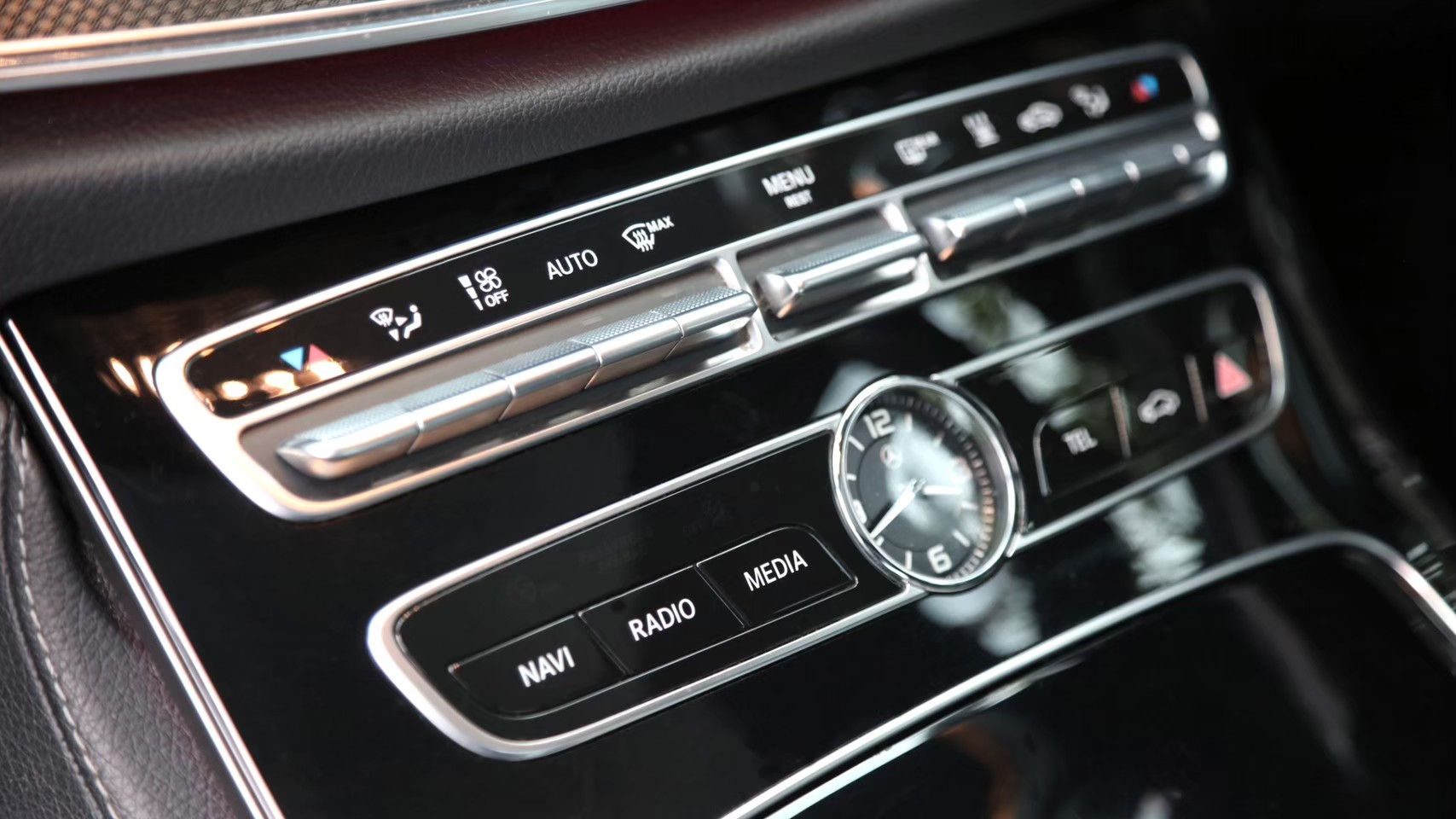 2018 Mercedes-Benz E-Class W213 E350 สีเทา (รูปที่ 6)