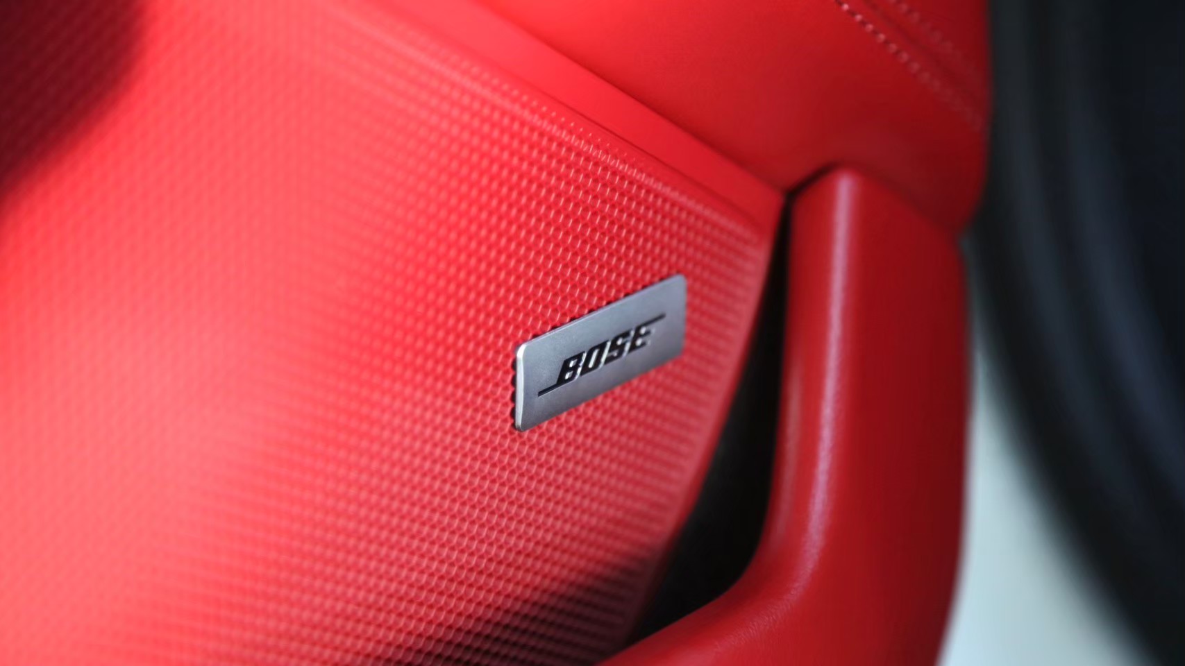 2020 Porsche Porsche Carrera S (992) สีขาว (รูปที่ 6)