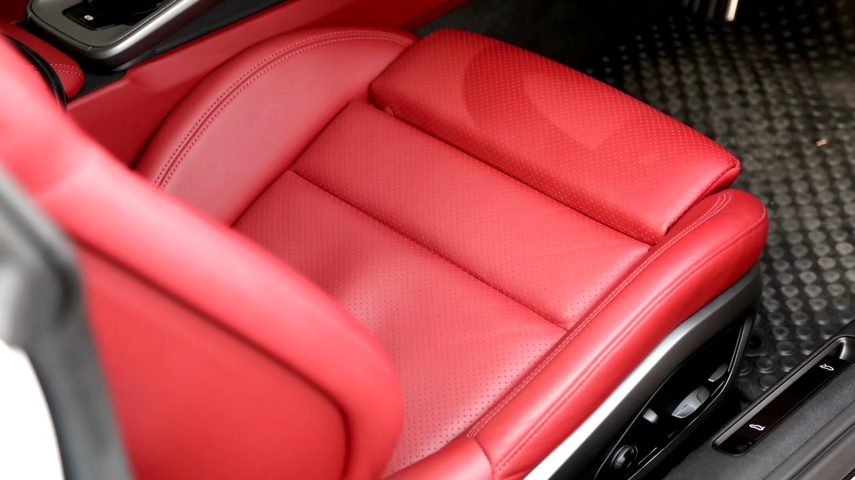 2020 Porsche Porsche Carrera S (992) สีขาว (รูปที่ 10)