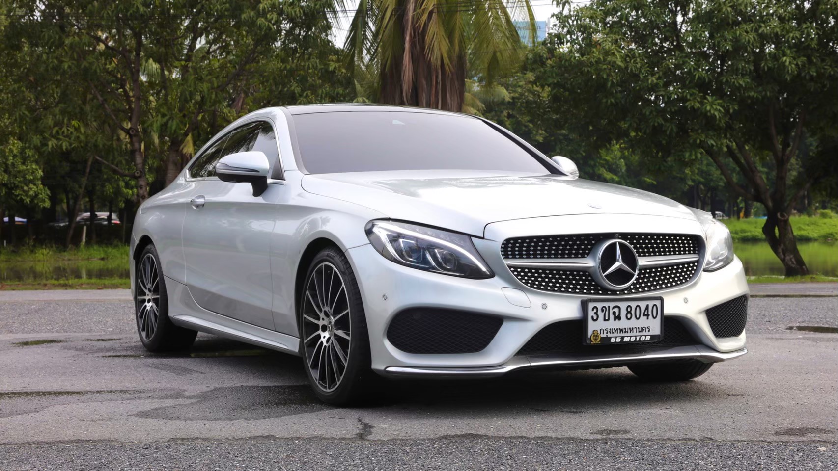 2017 Mercedes-Benz C250 AMG COUPE สีเงิน (รูปที่ 2)
