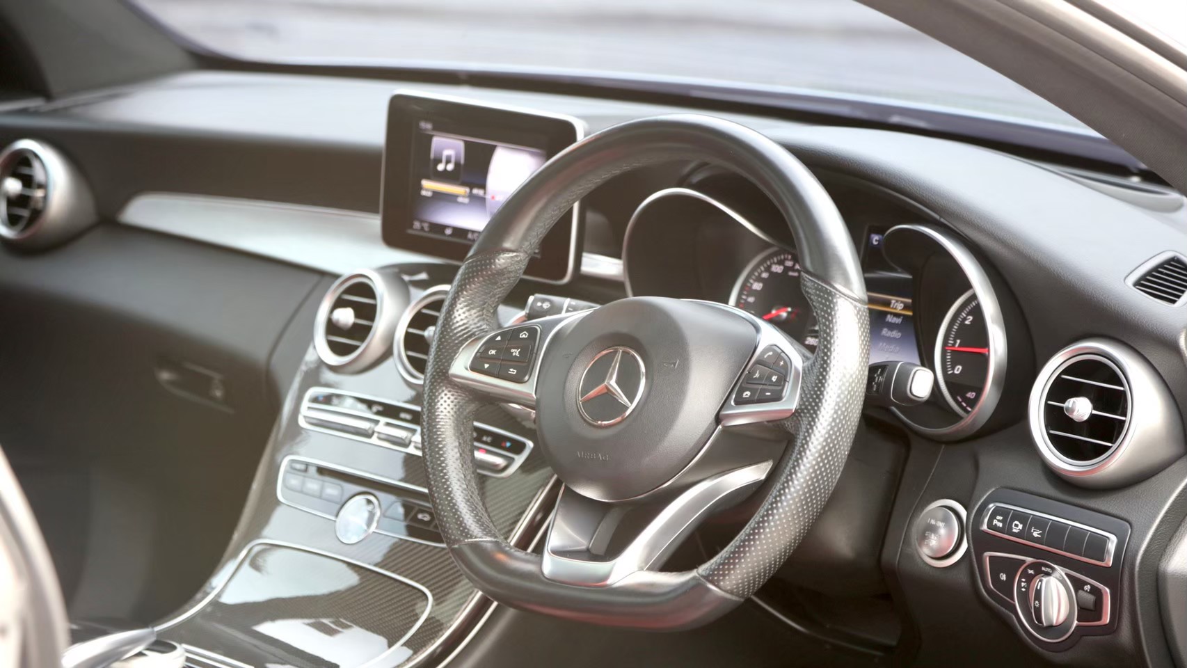 2017 Mercedes-Benz C250 AMG COUPE สีเงิน (รูปที่ 11)