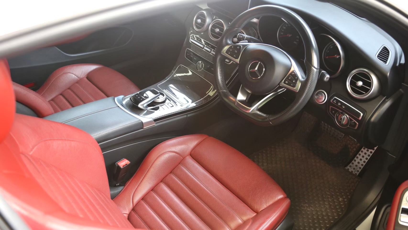 2017 Mercedes-Benz C250 AMG COUPE สีเงิน (รูปที่ 12)