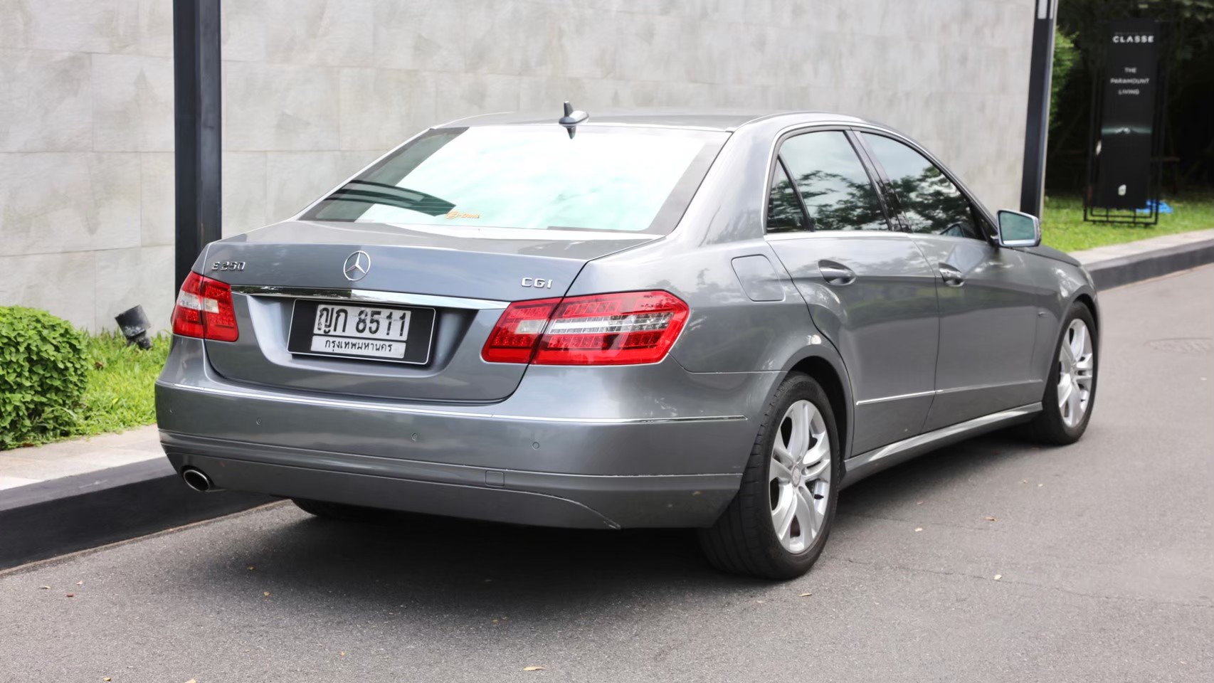 2010 Mercedes-Benz E-Class W212 E250 สีเทา (รูปที่ 12)