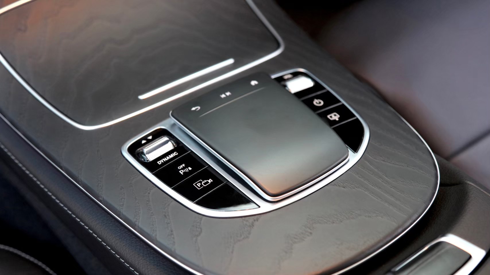 2021 Mercedes-Benz E-Class E300e AMG สีดำ (รูปที่ 5)